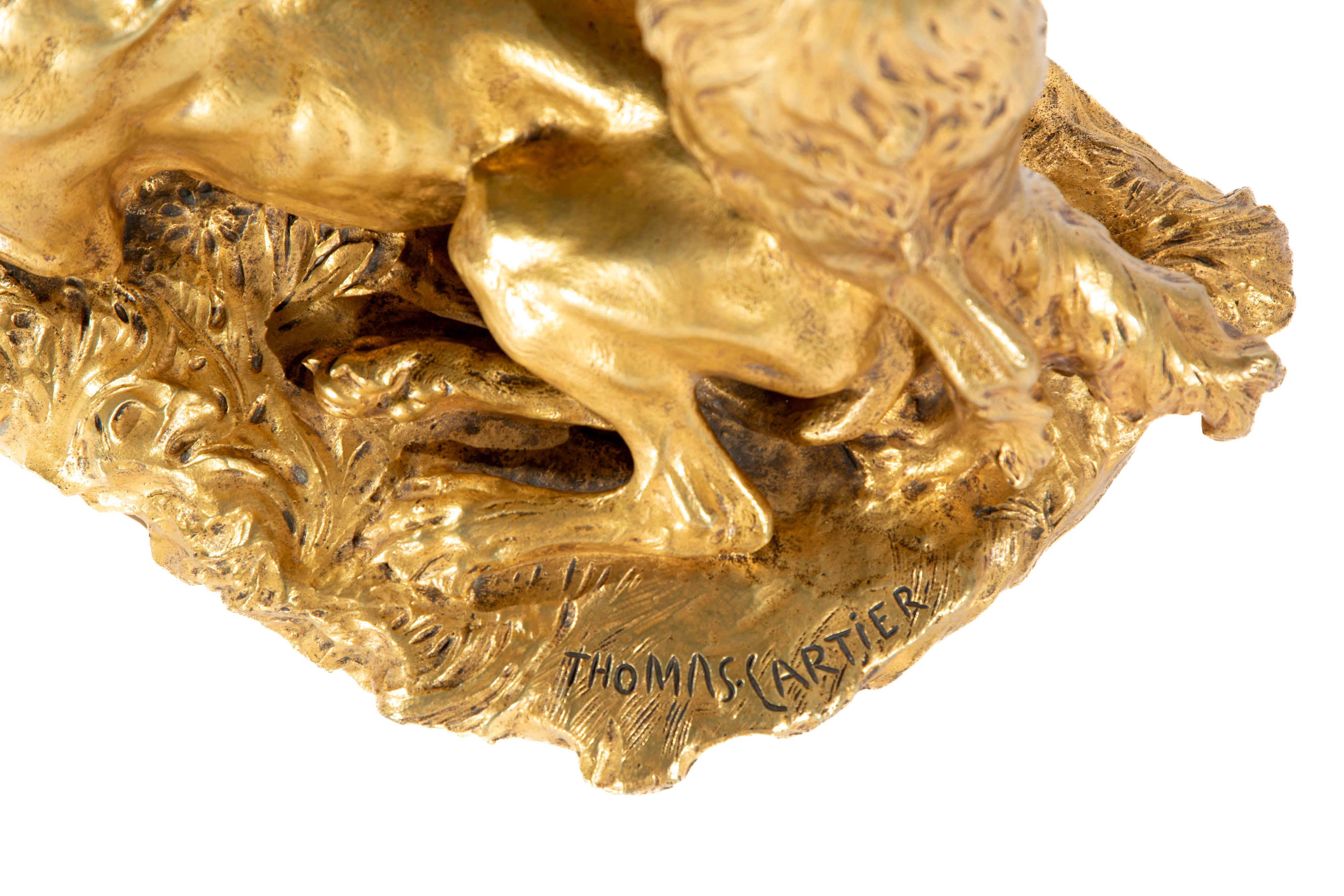 XX secolo Grande statua in bronzo dorato di due cani in vendita