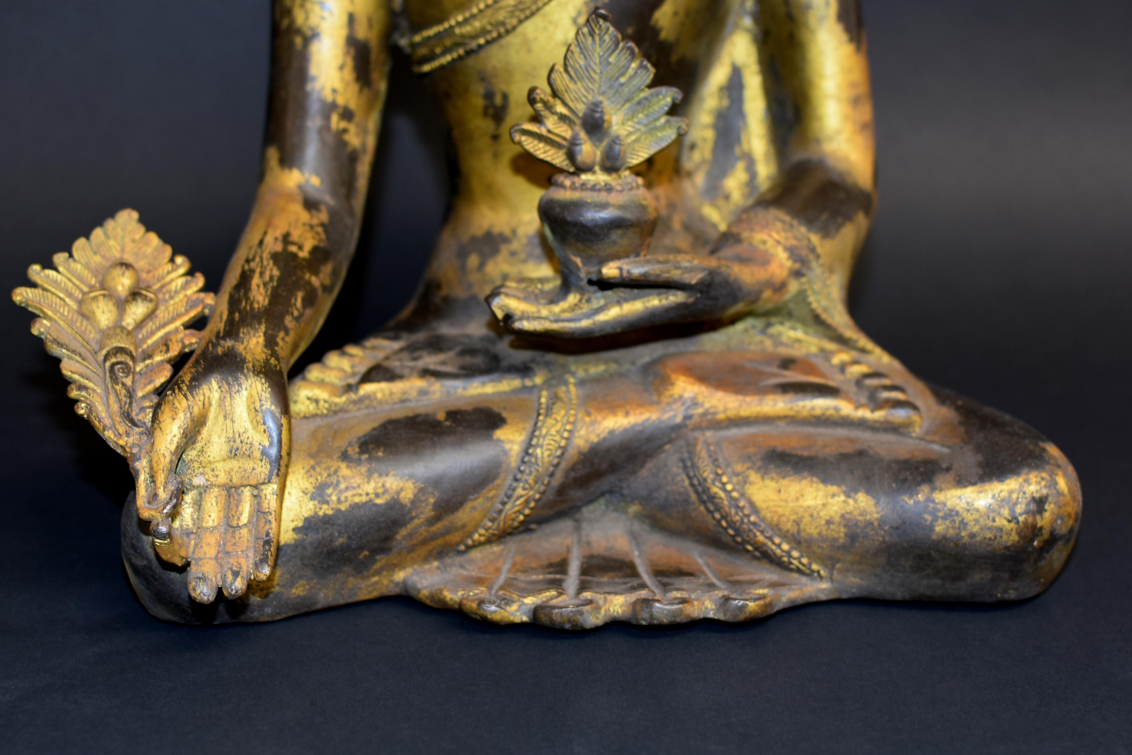 Large Gilt Bronze Tibetan Buddha For Sale 1