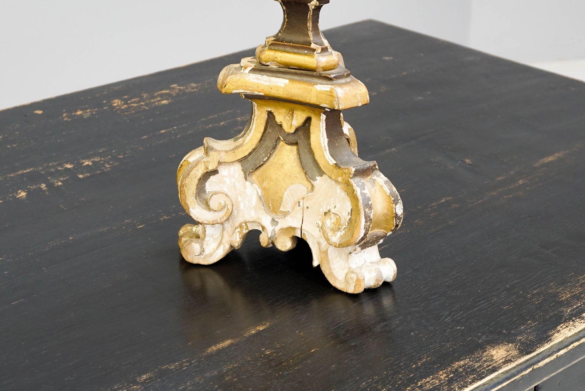 Bois tendre Grand chandelier doré en vente