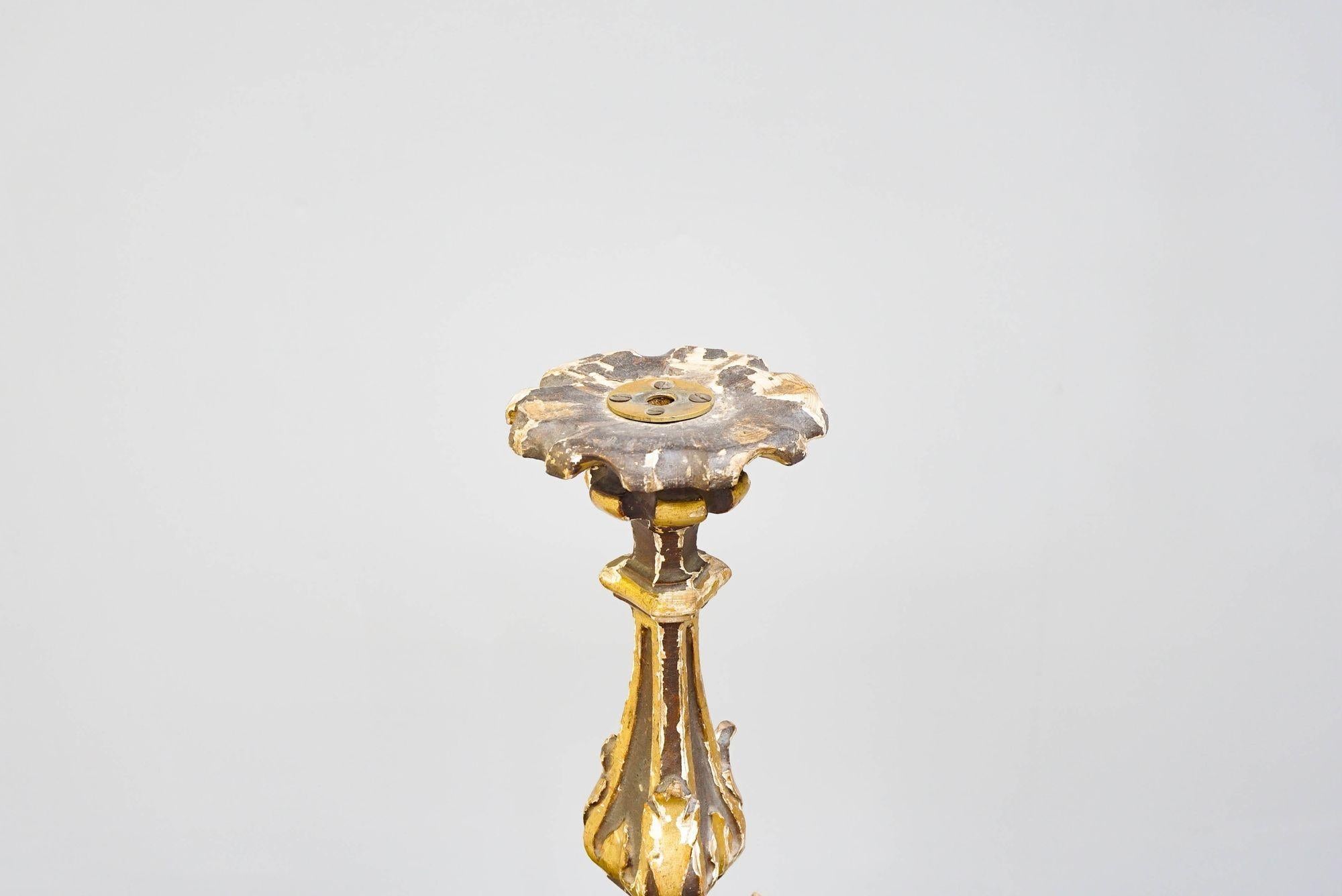 Grand chandelier doré en vente 1