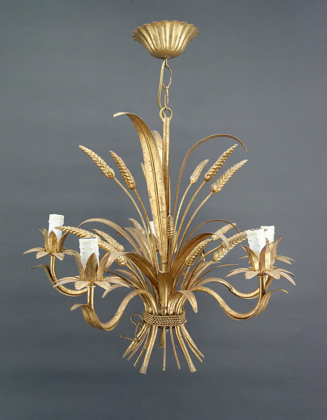 French Large gilt chandelier with ears of wheat, Hollywood Regency, circa 1960 For Sale