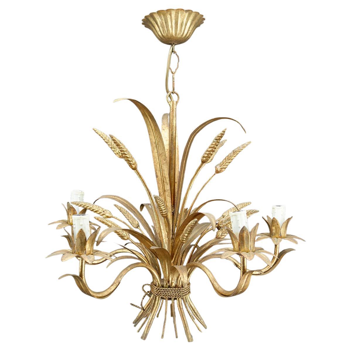 Large gilt chandelier with ears of wheat, Hollywood Regency, circa 1960 For Sale