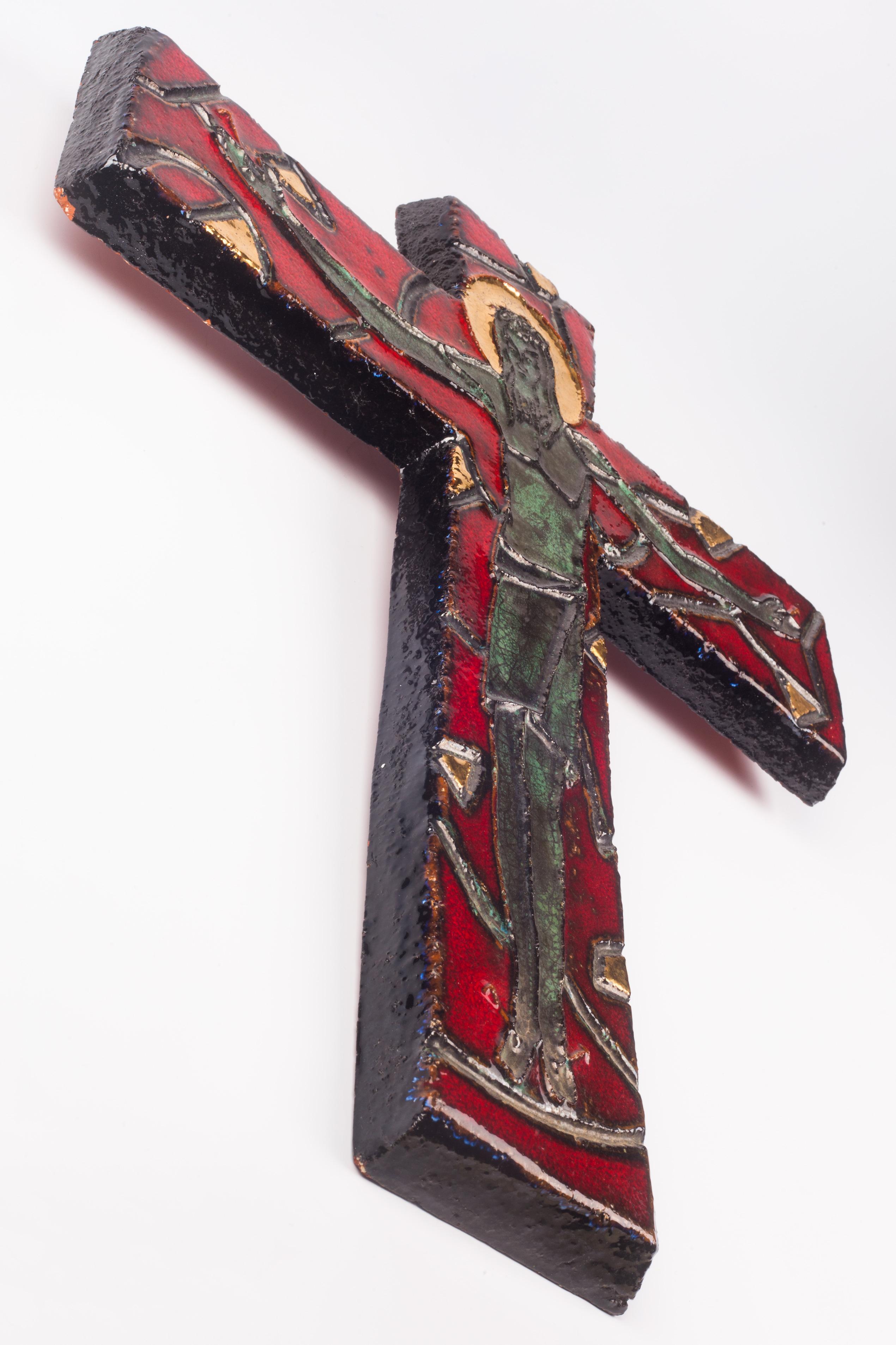 Large Gilt European Crucifix, Red, Green, Grey Glazed Ceramic, 1980s In Good Condition In Chicago, IL