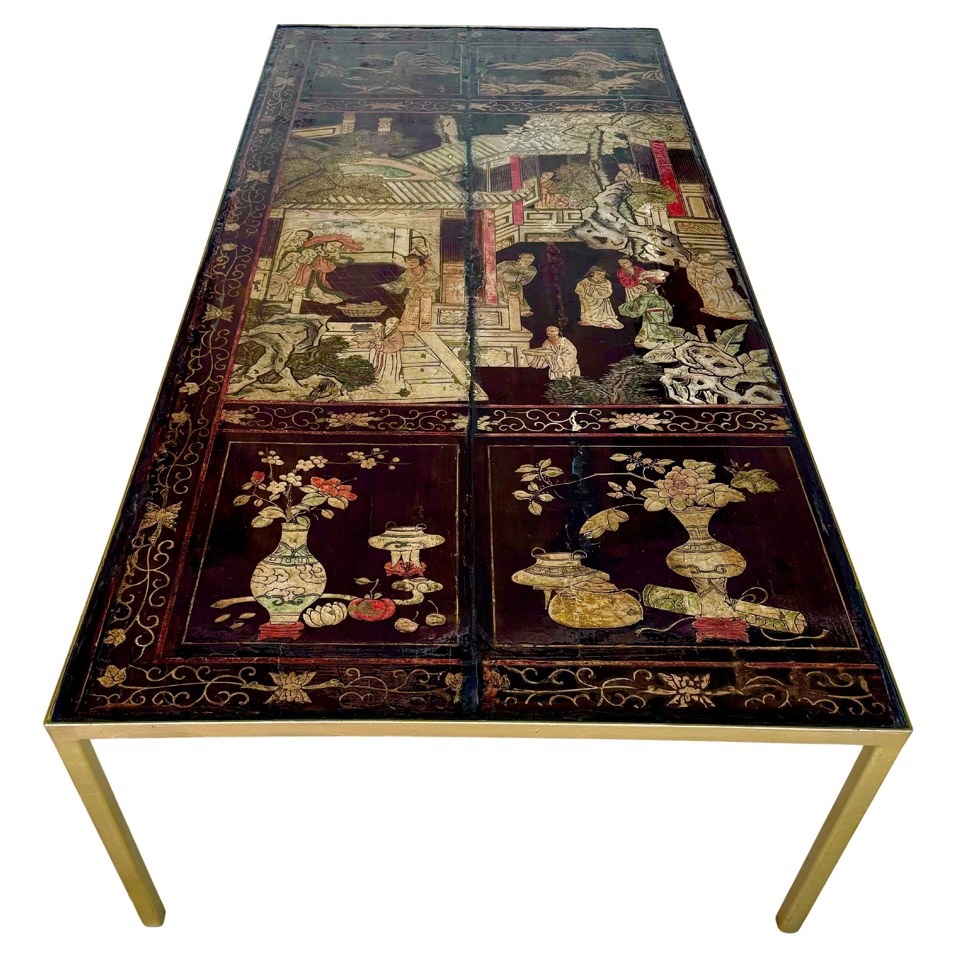 Exportation chinoise Grande table basse en fer doré et plateau Coromandel du XVIIIe siècle en vente