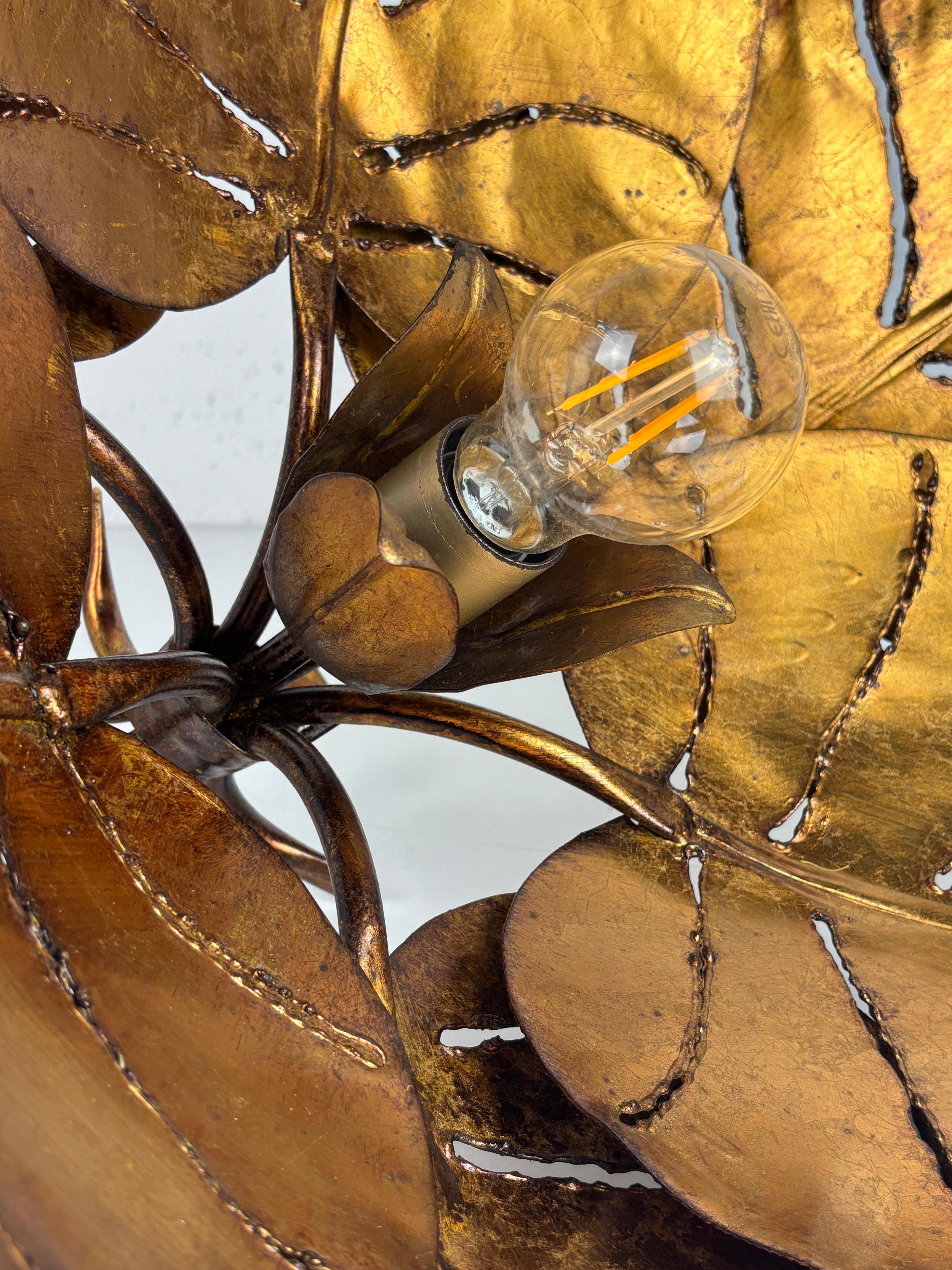 Large gilt metal palm leaf pendant in the style of Maison Jansen, France 1960s For Sale 3