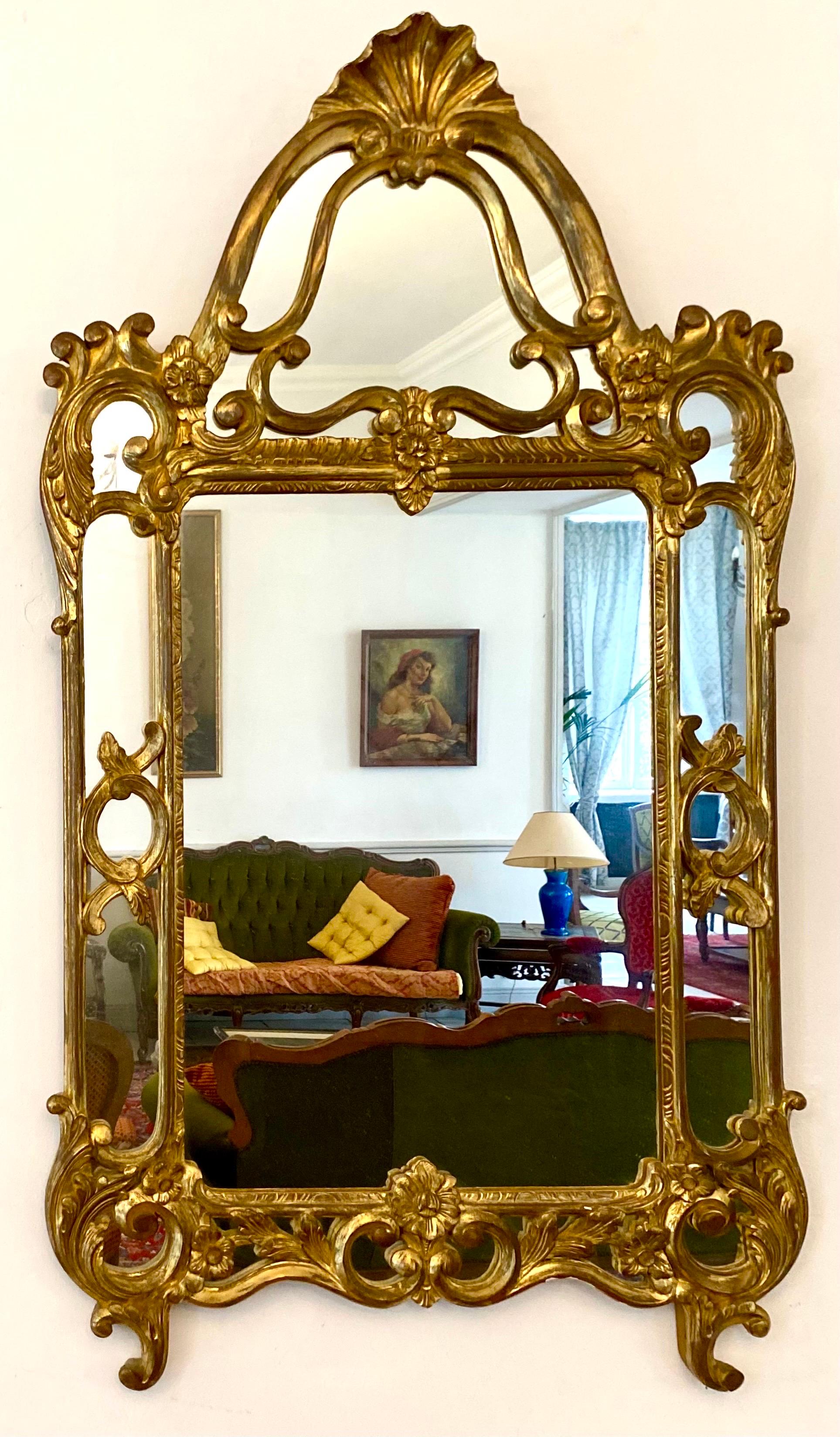 Grand miroir / miroir d'observation doré avec double cadre Louis XIV St. France Xxth en vente 3