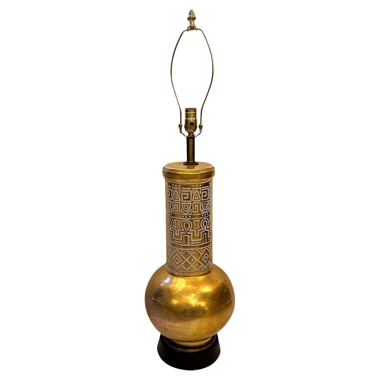 Lampada da tavolo dorata grande