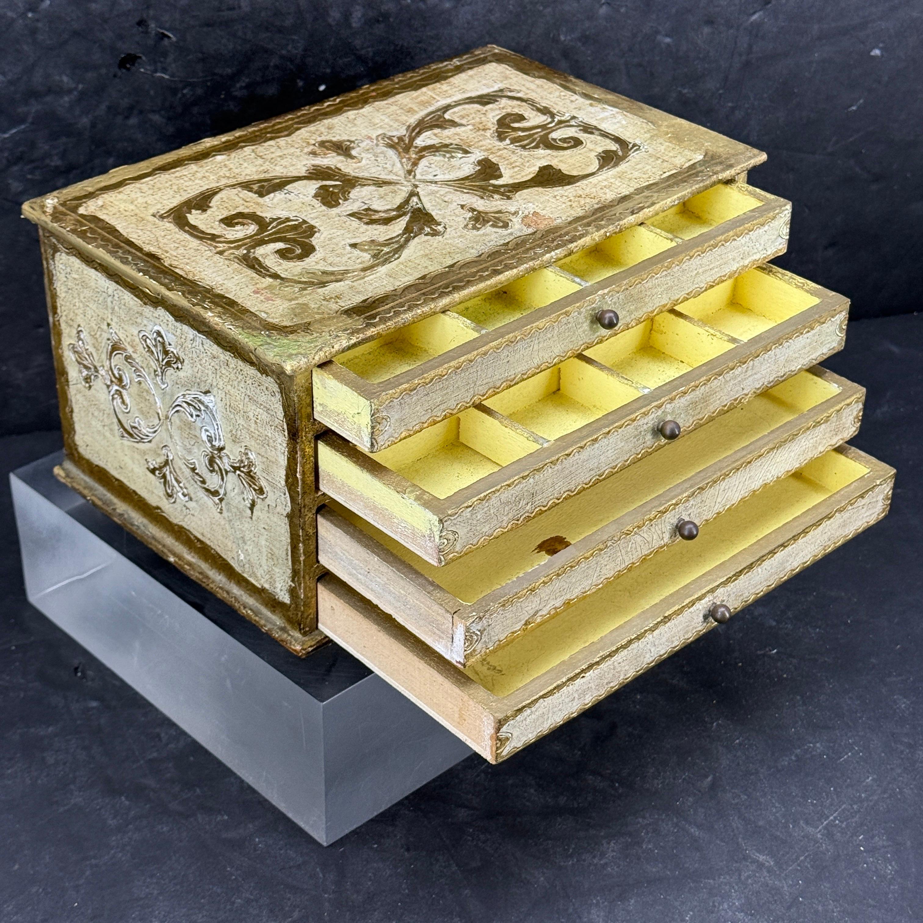 Large Gilt Wood Florentine Jewelry Box Chest of Drawers, Italy 1950's For Sale 2