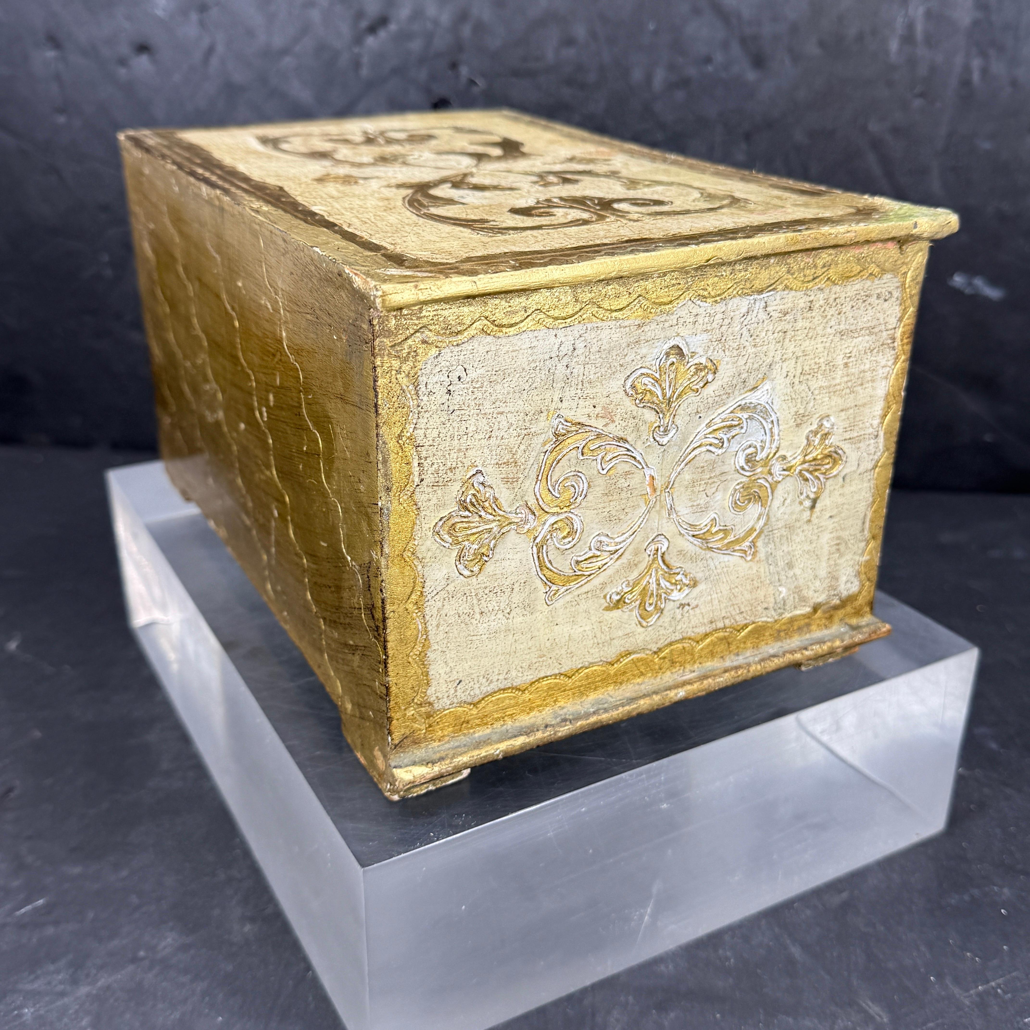 Large Gilt Wood Florentine Jewelry Box Chest of Drawers, Italy 1950's In Good Condition For Sale In Haddonfield, NJ