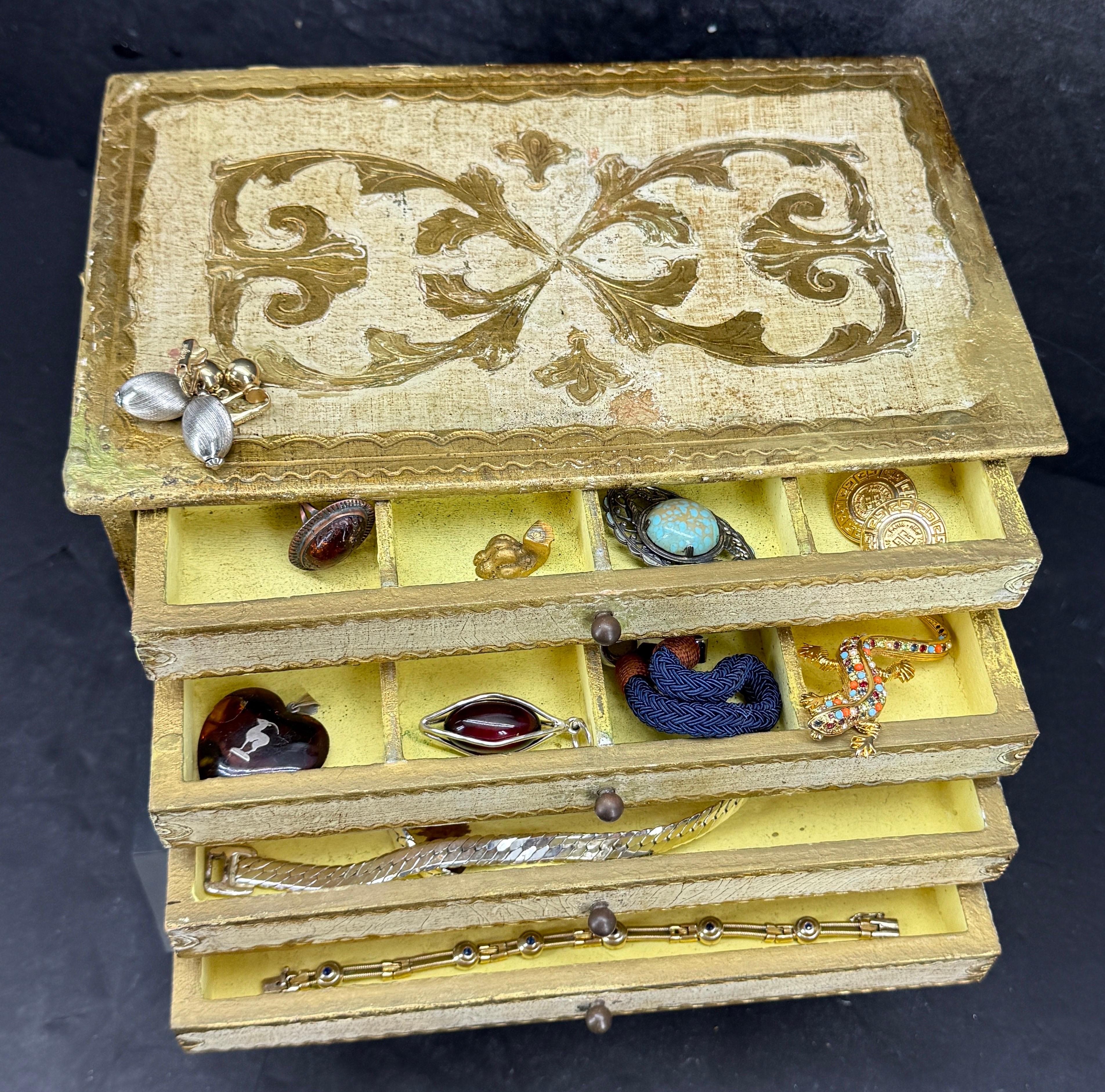 Large Gilt Wood Florentine Jewelry Box Chest of Drawers, Italy 1950's For Sale 1