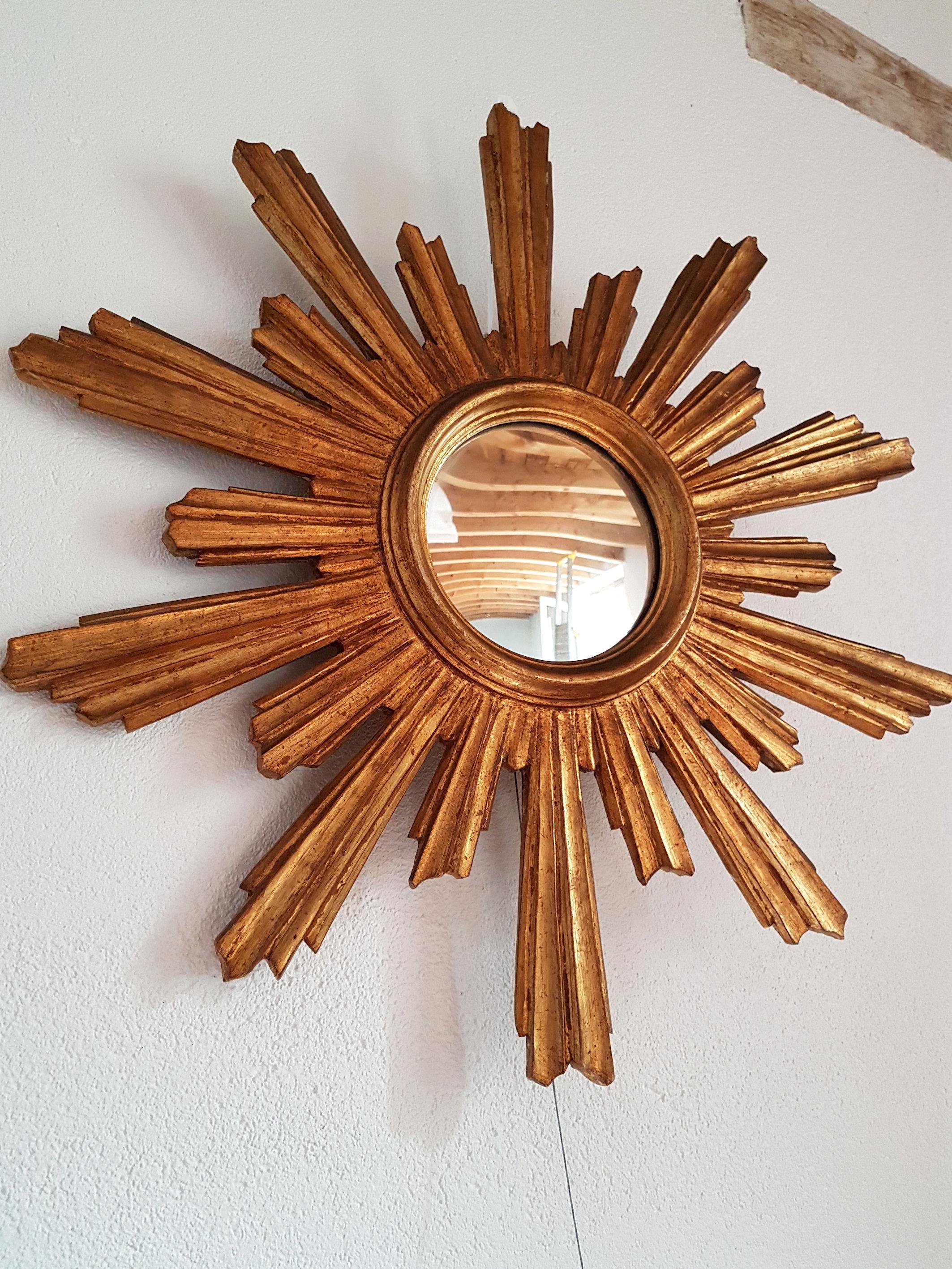 Hollywood Regency Large Giltwood Sunburst Convex Wall Mirror, End of 19th Century, France