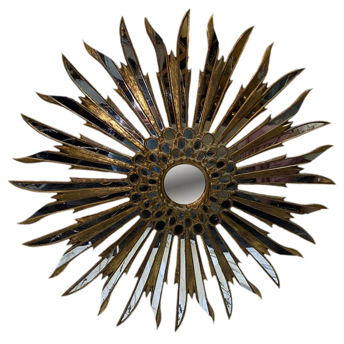 Espagnol Grand miroir Sunburst en bois doré en vente