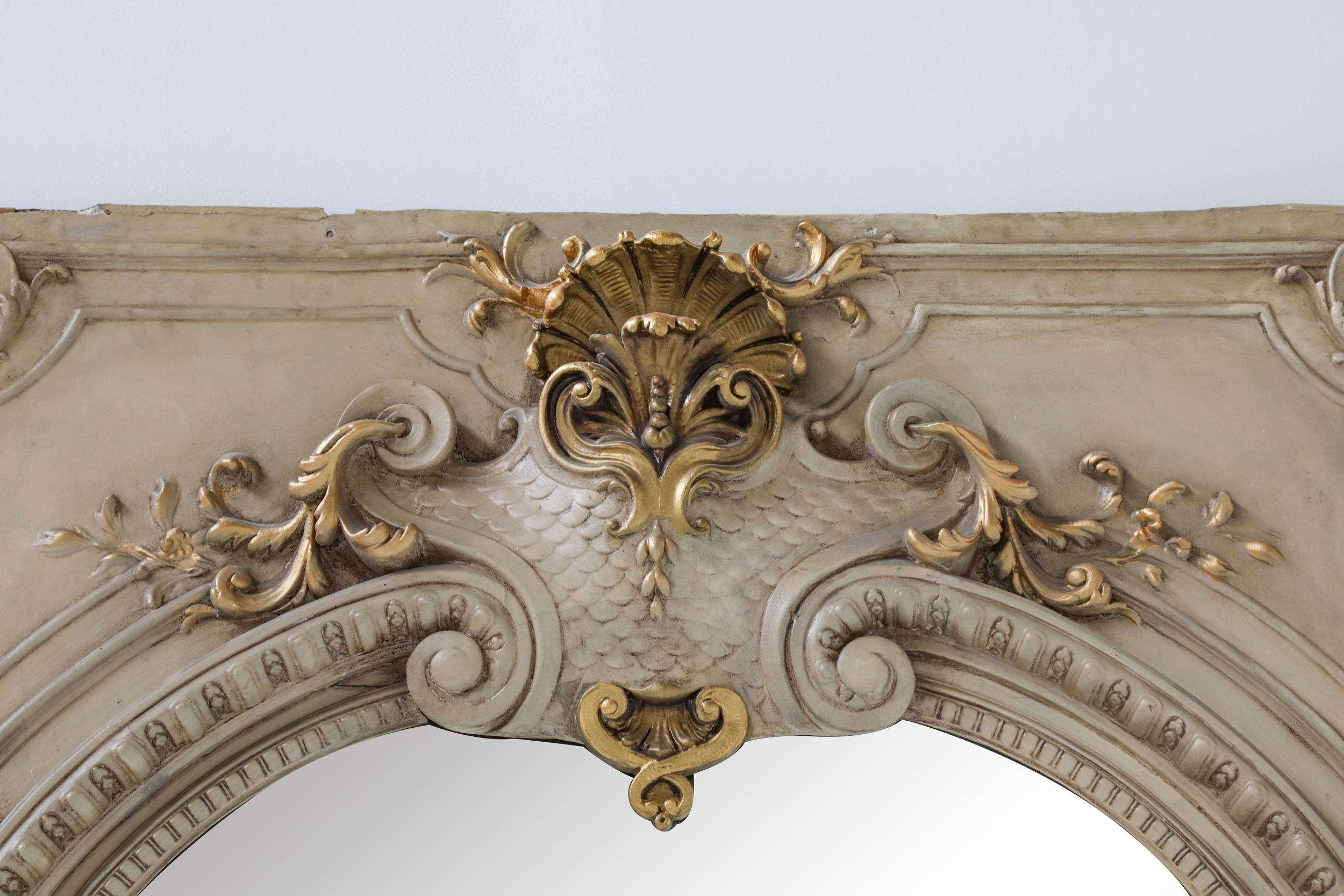 Belga Grande specchio da terra a tutta lunghezza con cornice in legno dorato, metà del secolo scorso, anni '50 in vendita
