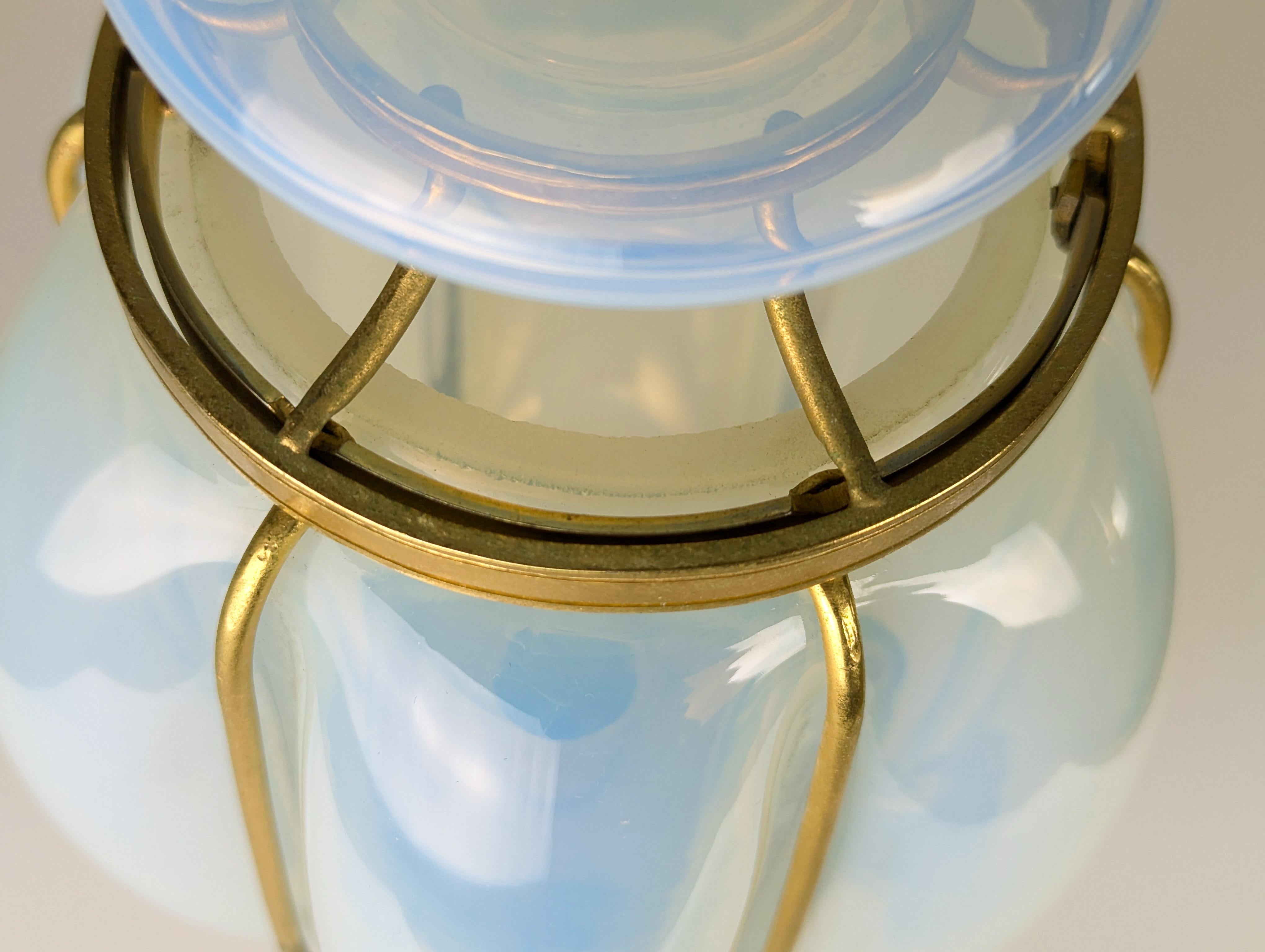 Large Gilted Metal & Iridescent Murano Glass 1940s Sconce For Sale 5