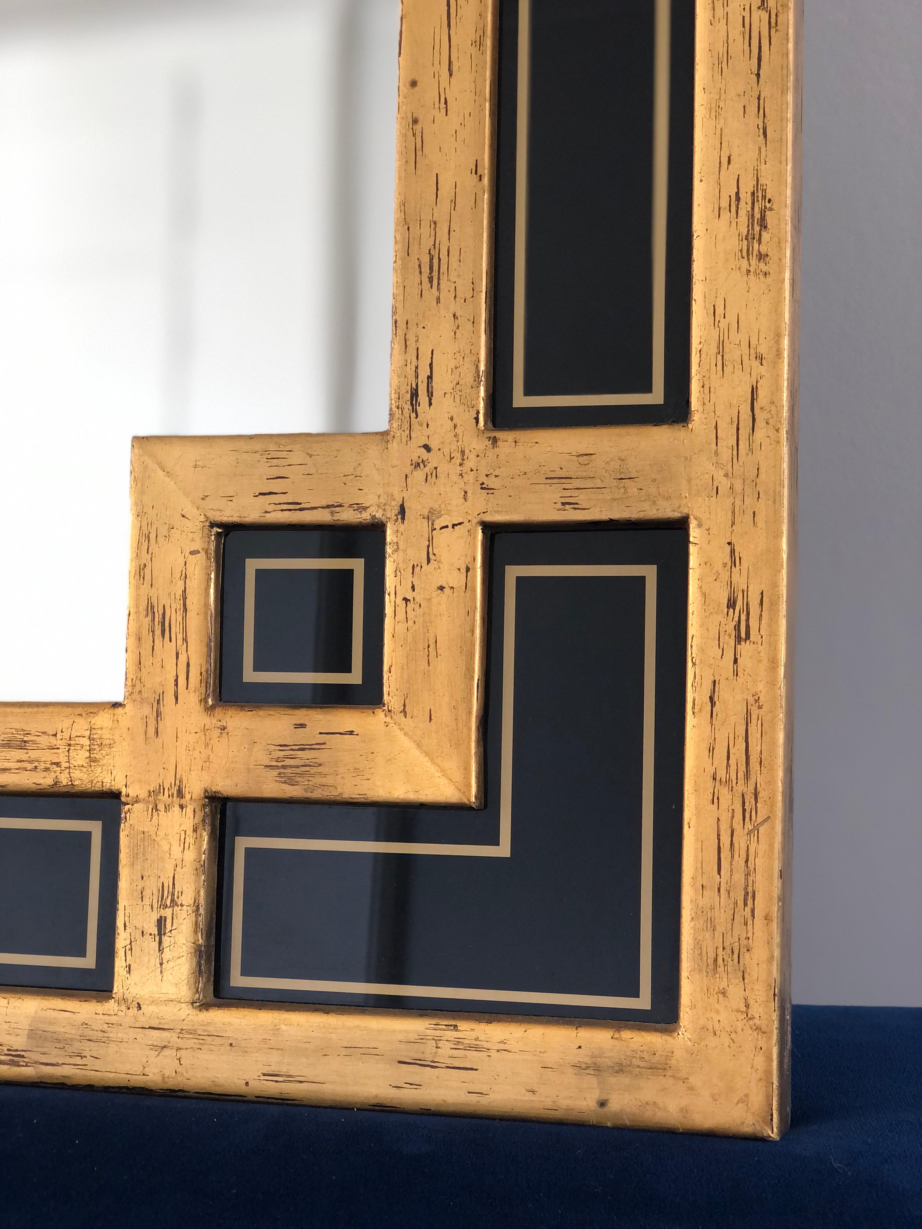 Belge Grand miroir Deknudt en bois doré style Meander 1970S en vente