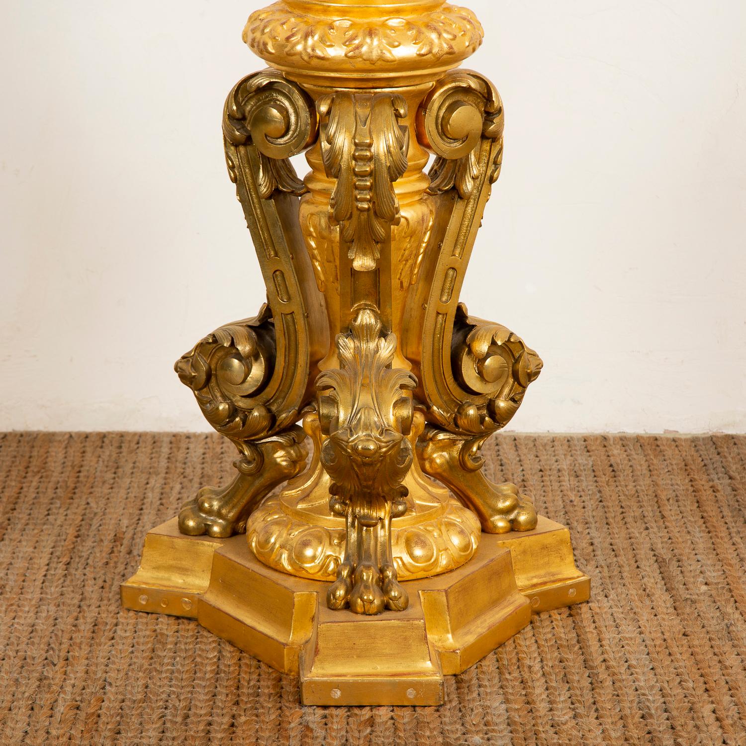 Großer französischer Kandelaber aus Giltwood und vergoldeter Bronze, um 1870 im Angebot 3