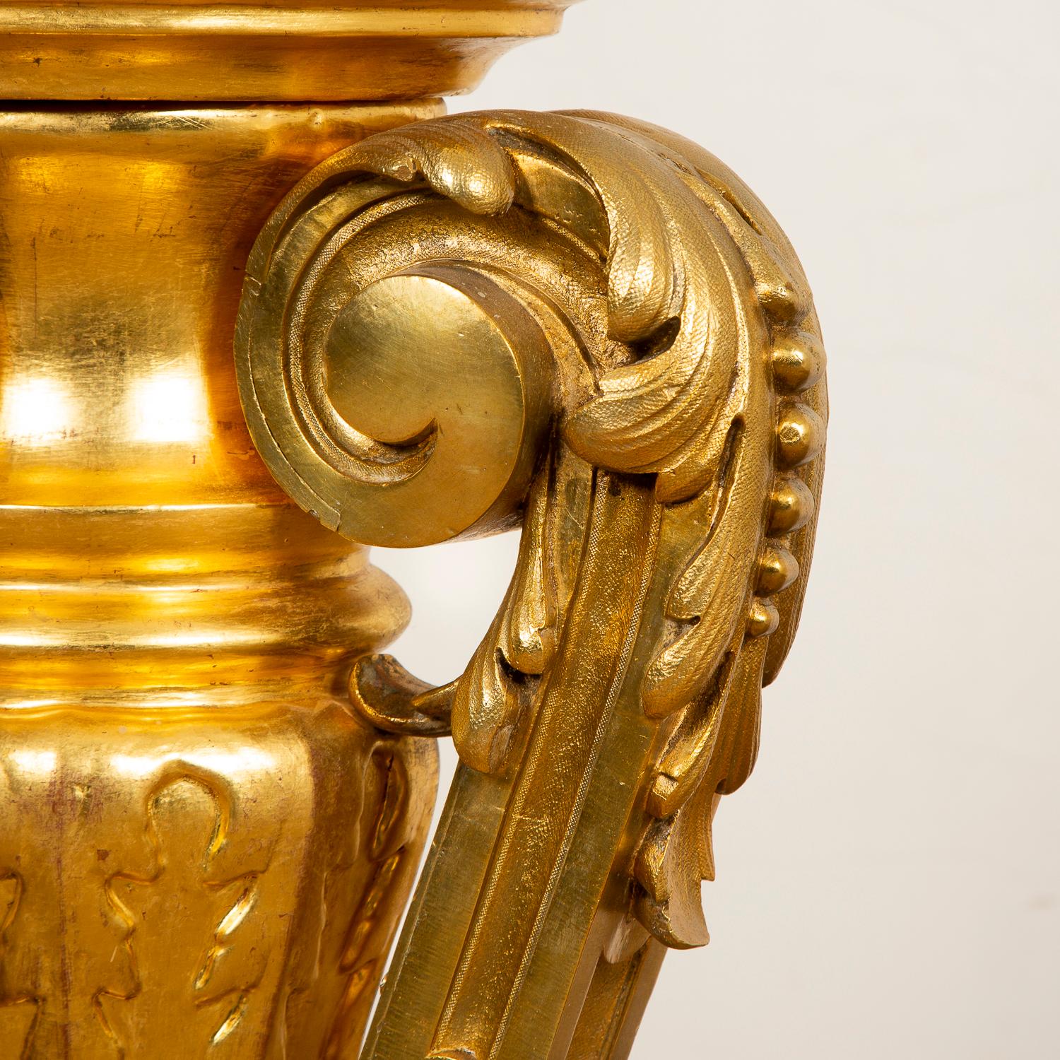 Großer französischer Kandelaber aus Giltwood und vergoldeter Bronze, um 1870 im Angebot 4