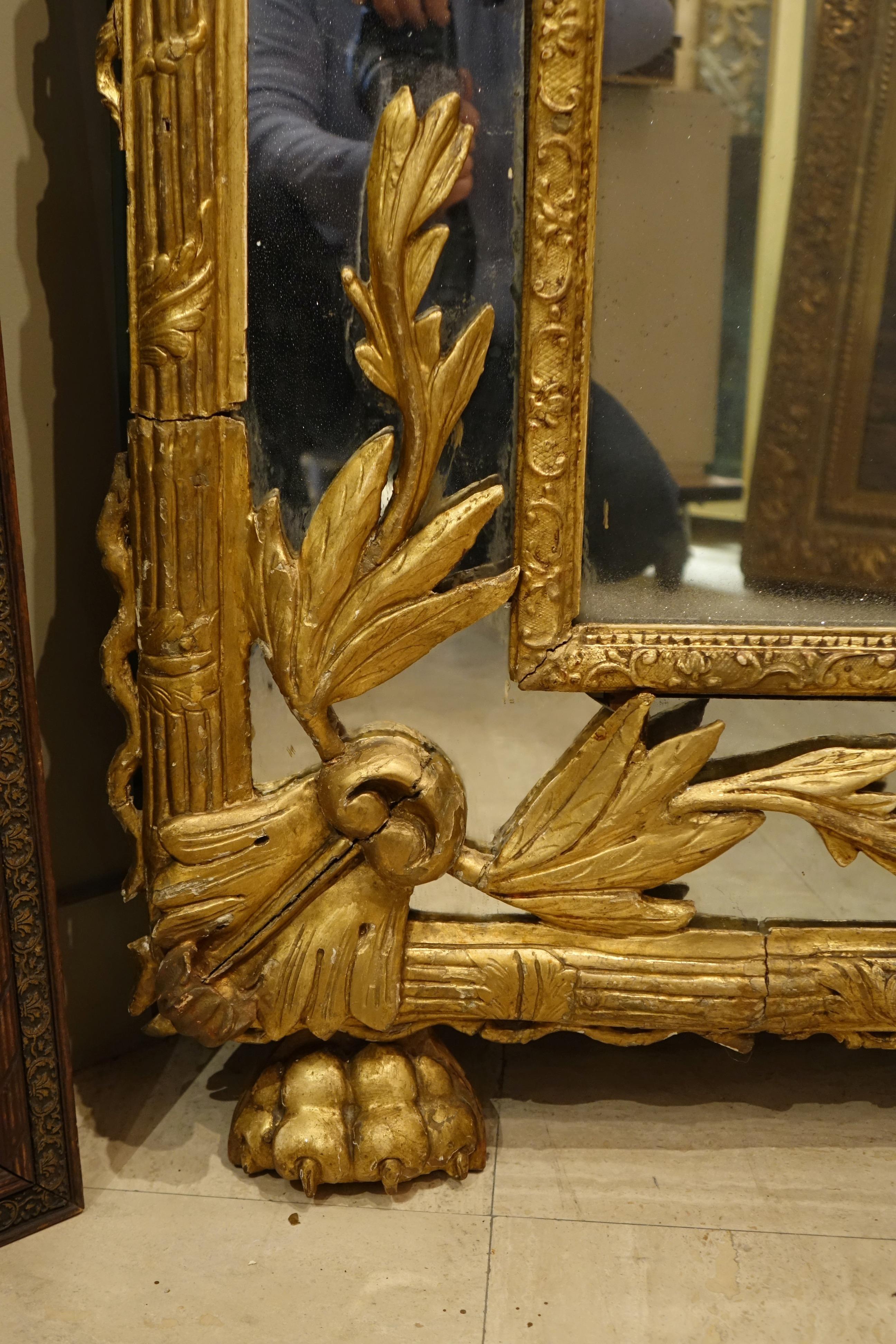 Großer Spiegel aus vergoldetem Holz, Italien, 18. (Barock) im Angebot