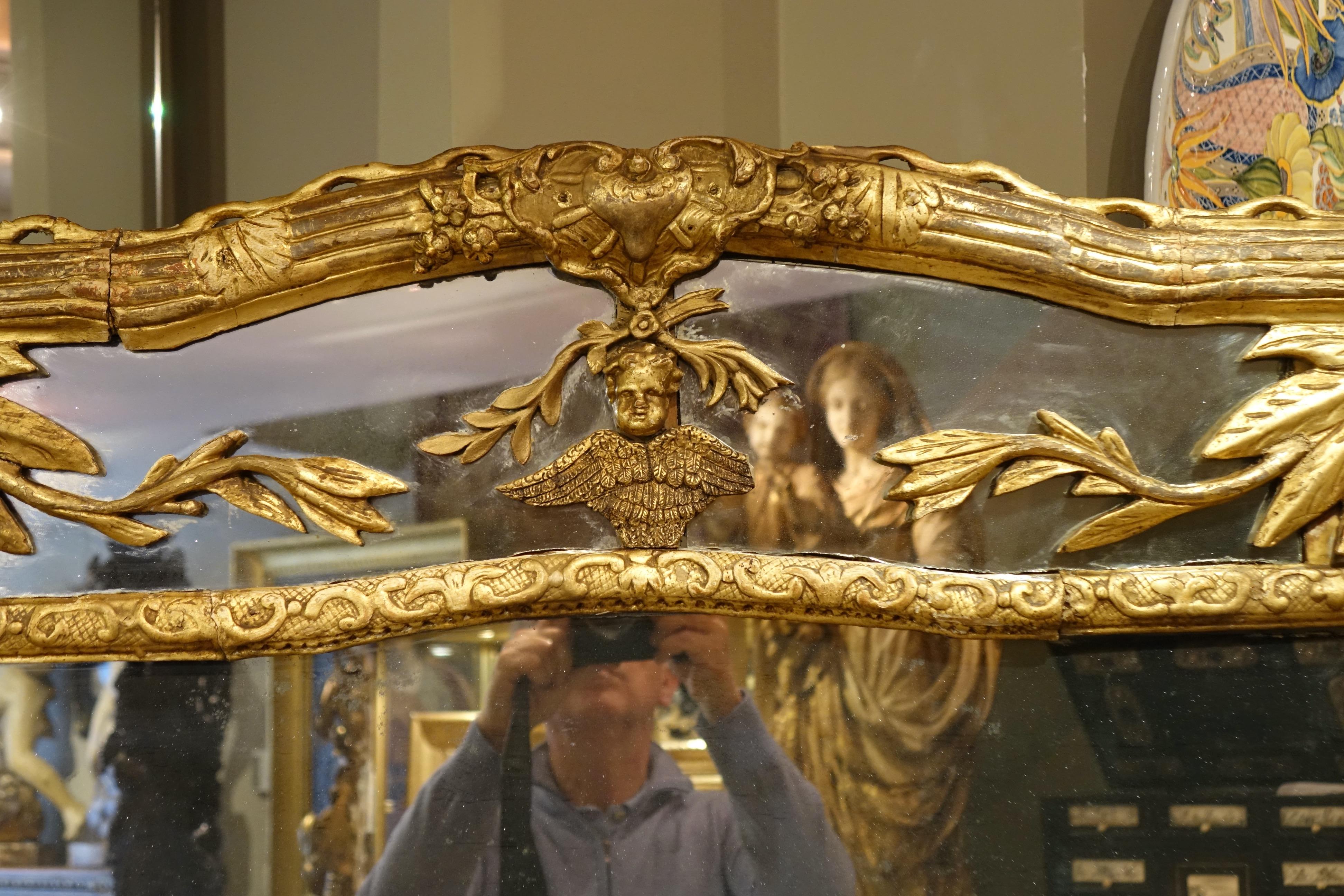 Großer Spiegel aus vergoldetem Holz, Italien, 18. (Handgeschnitzt) im Angebot