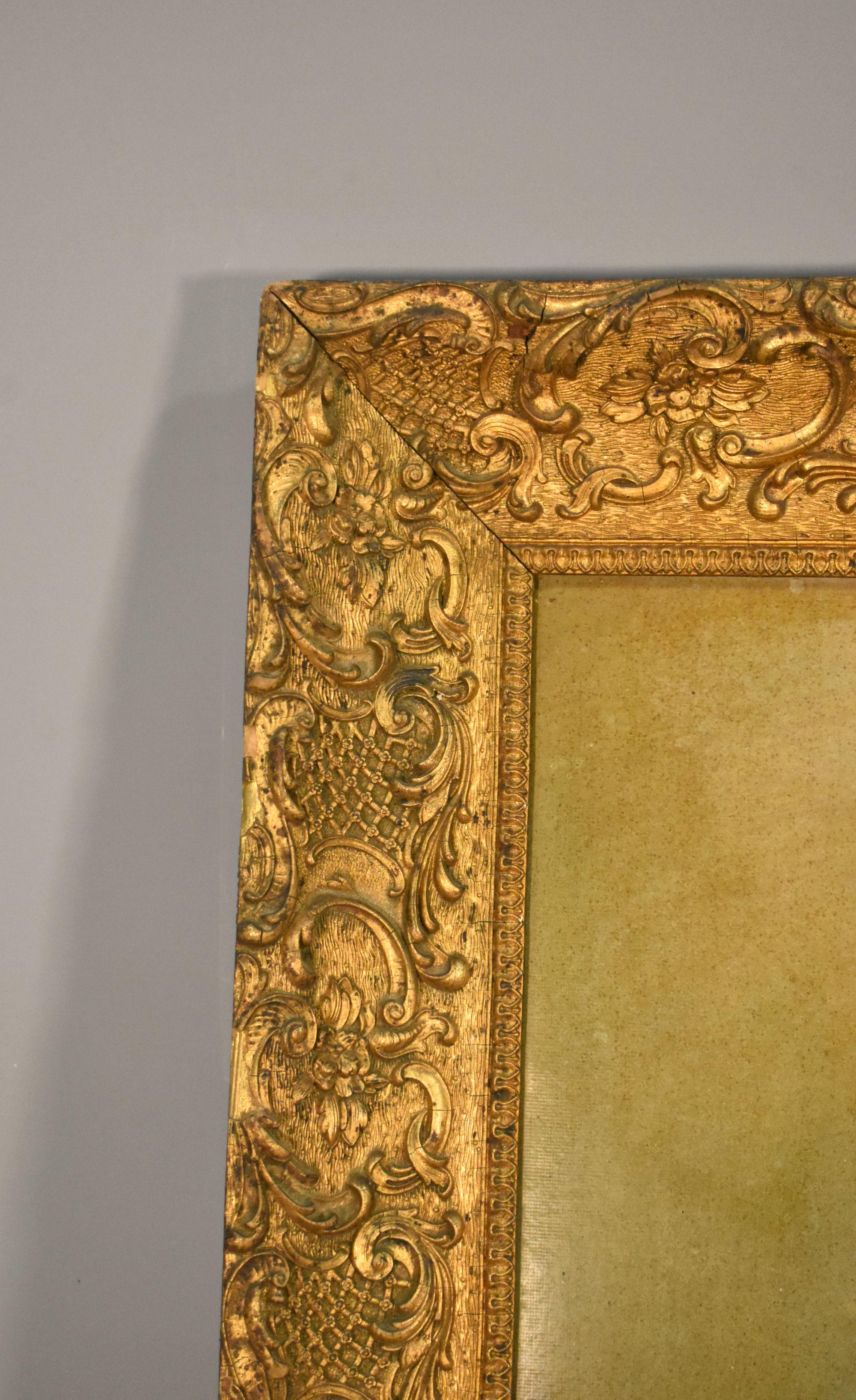 Grand cadre en bois doré à décor complexe de style Louis XV en vente 1