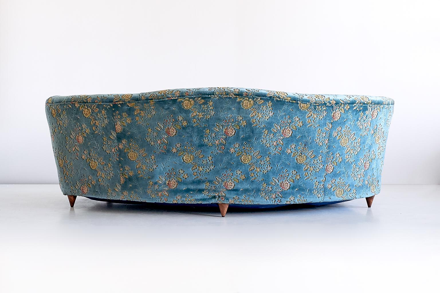 Mid-20th Century Large Gio Ponti Attributed Curved Sofa in Original Blue Floral Upholstery, 1930s