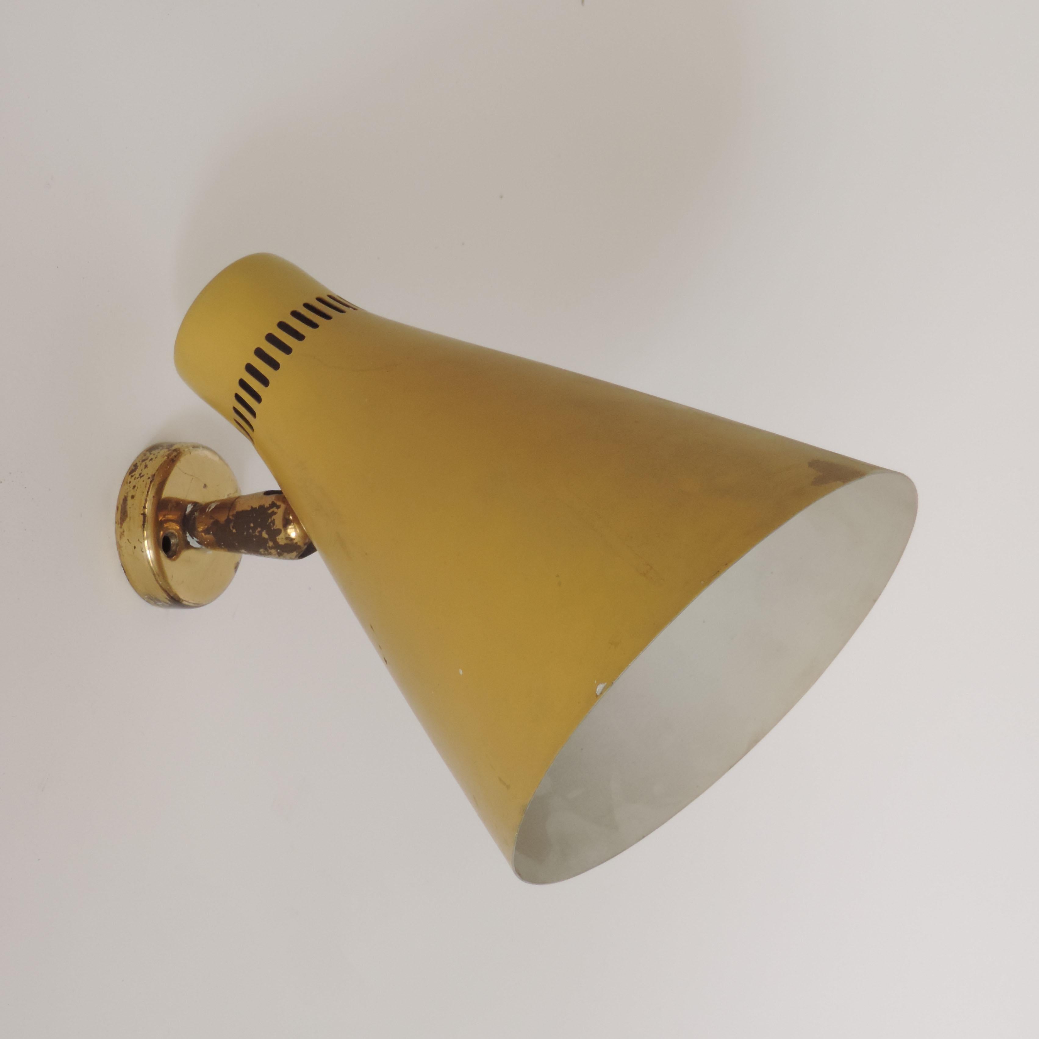 Mid-Century Modern Large Giuseppe Ostuni Yellow Articulating Wall Lamp for O-Luce, Italy 1950s For Sale