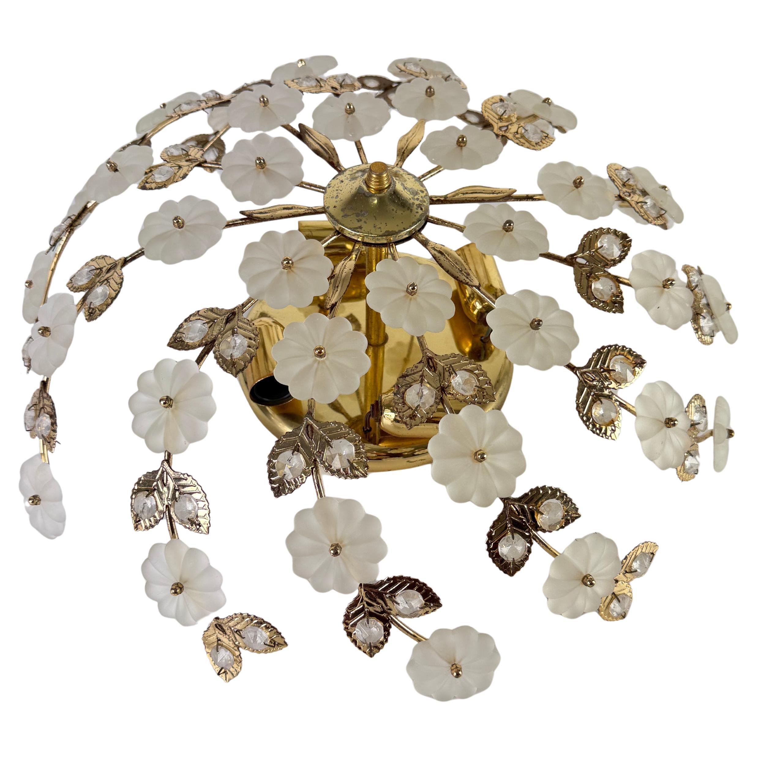 Large "Glacier Flowers" Ceiling Lamp in gold-plated metal and opal Murano glass For Sale