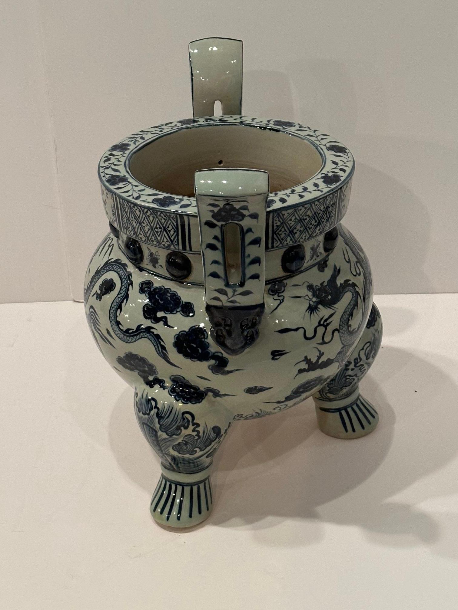 Large Glamorous Blue & White Chinoiserie Planter Urn 3