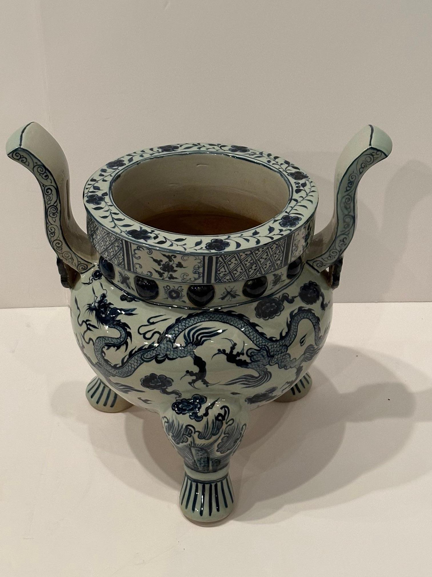 Large Glamorous Blue & White Chinoiserie Planter Urn 2