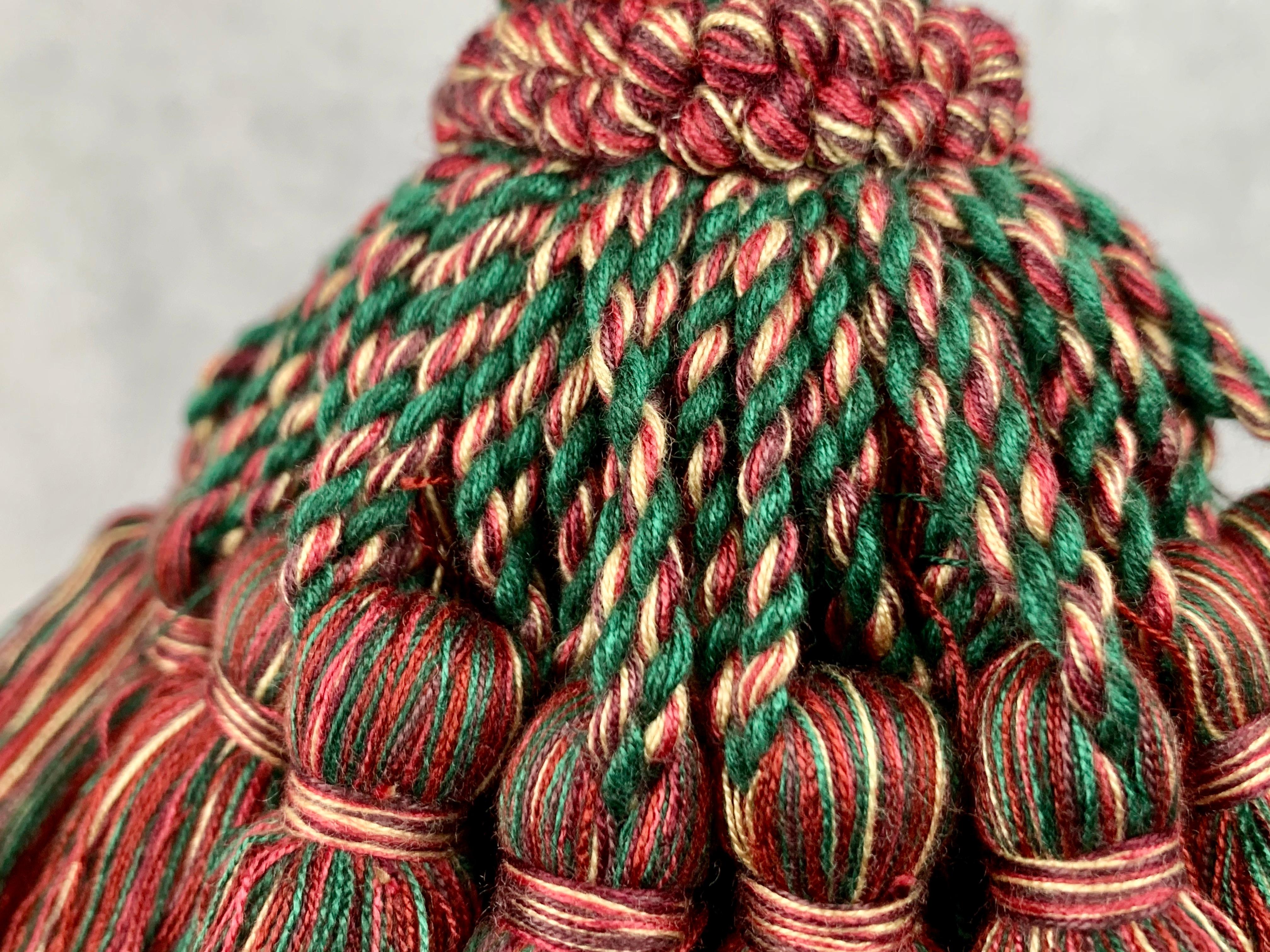 Hand-Crafted Houlés Passementerie Key Tassel or Gland Cle in Red/Green, Paris
