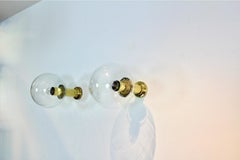 Große Glashütte Limburg Messing & Glas Globe Flush Mount, Stock von sechs