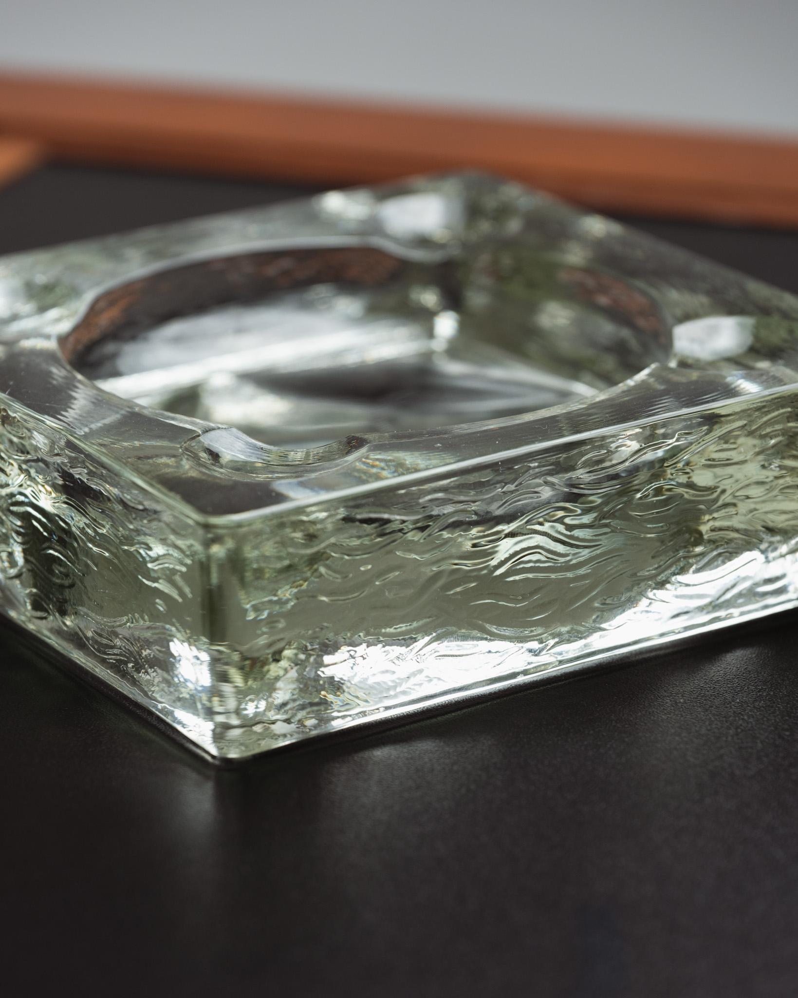 Großer Aschenbecher aus Glas, 1970er Jahre (20. Jahrhundert) im Angebot