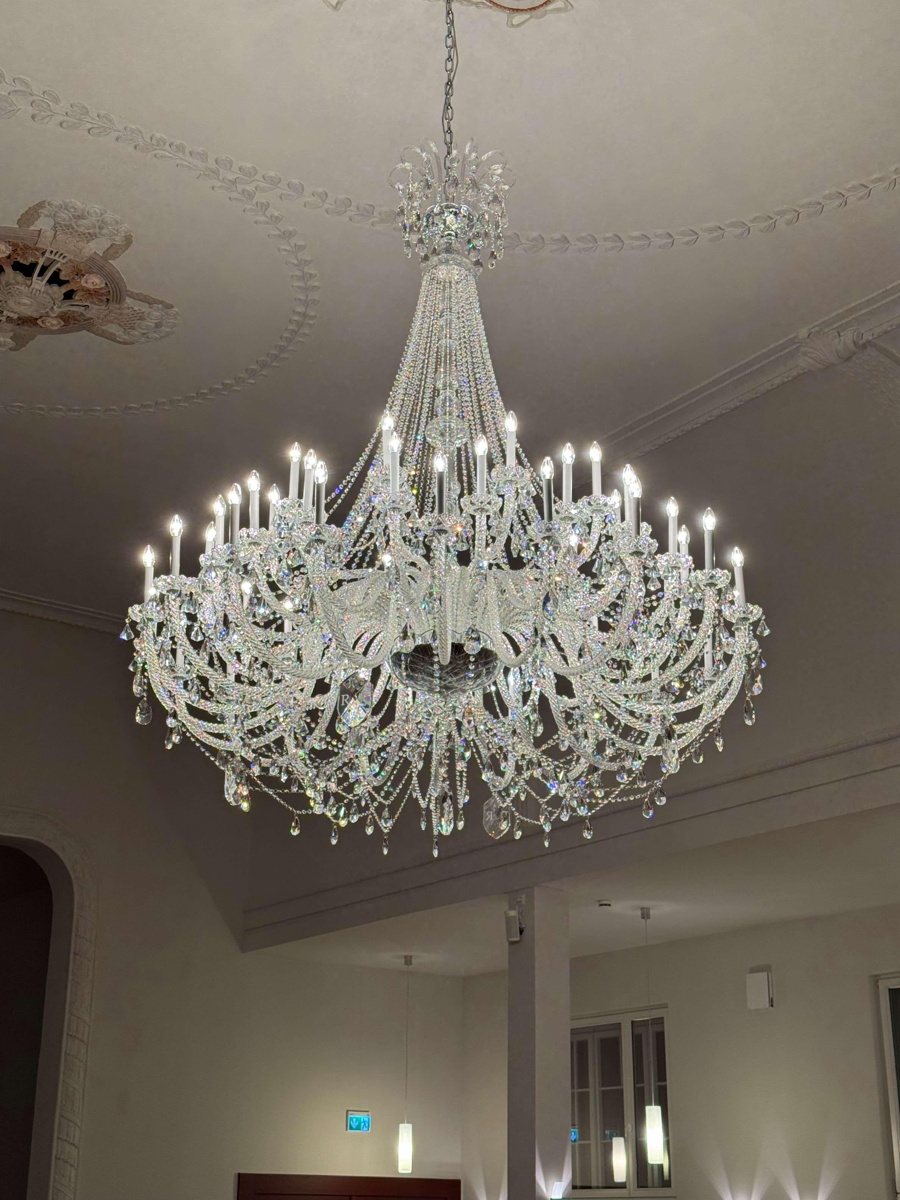 Grande lampadario in vetro con cristalli scintillanti &New in vendita 6
