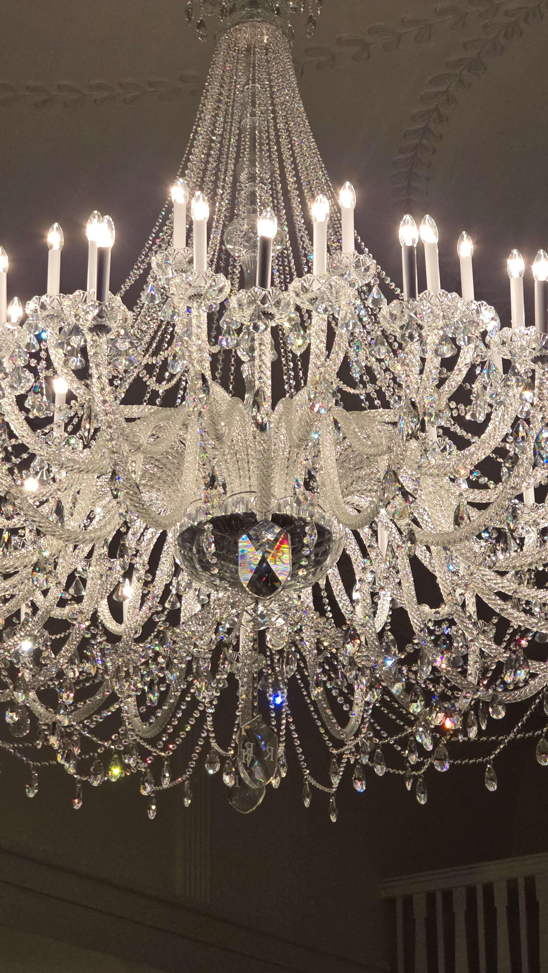 Grande lampadario in vetro con cristalli scintillanti &New in vendita 8