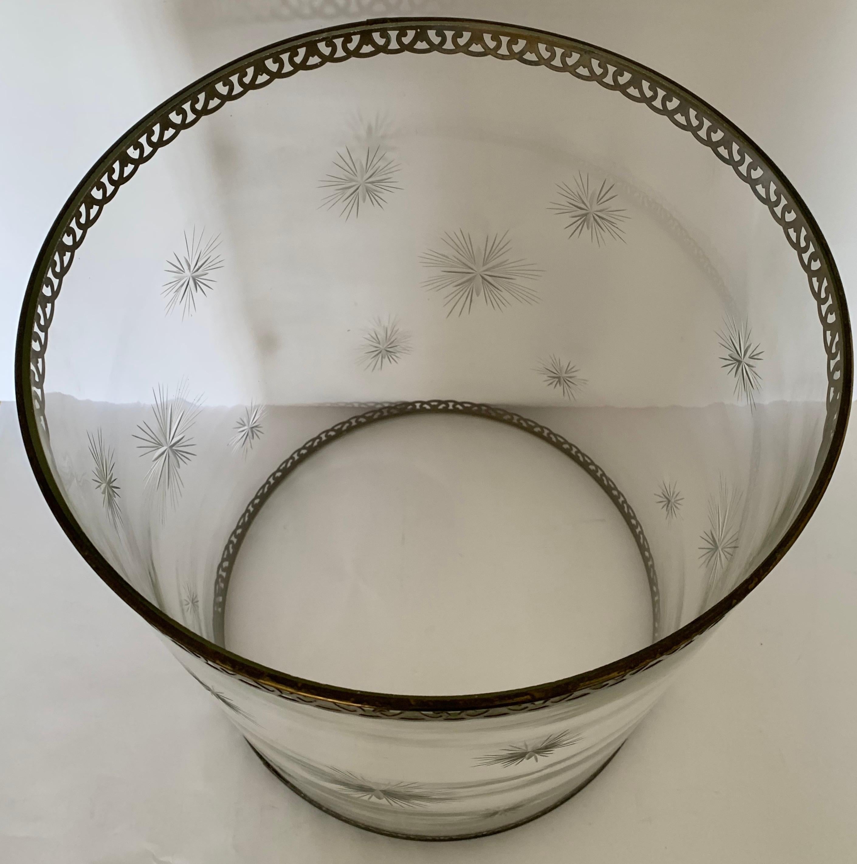 Hollywood Regency Etched Star Glass Hurricane For Sale