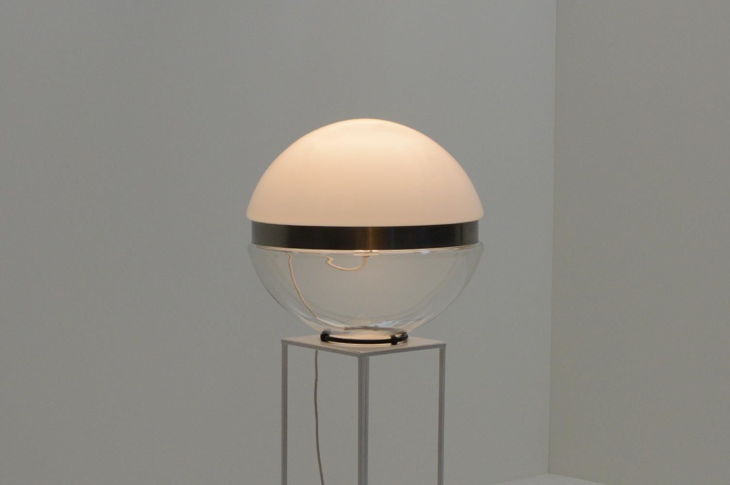 Mid-Century Modern Large glass globe table lamp, 1970s Italy. 