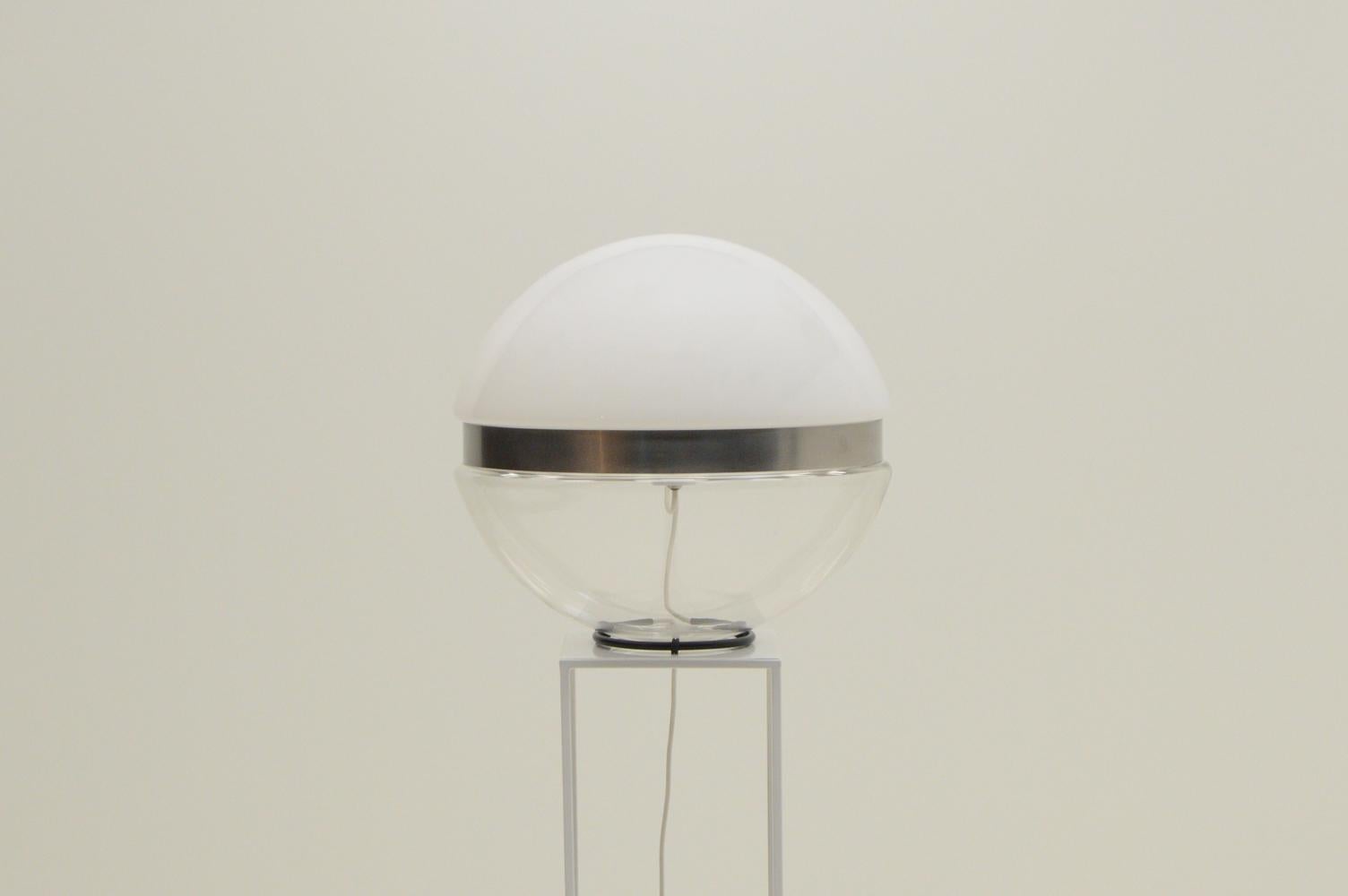 Italian Large glass globe table lamp, 1970s Italy. 
