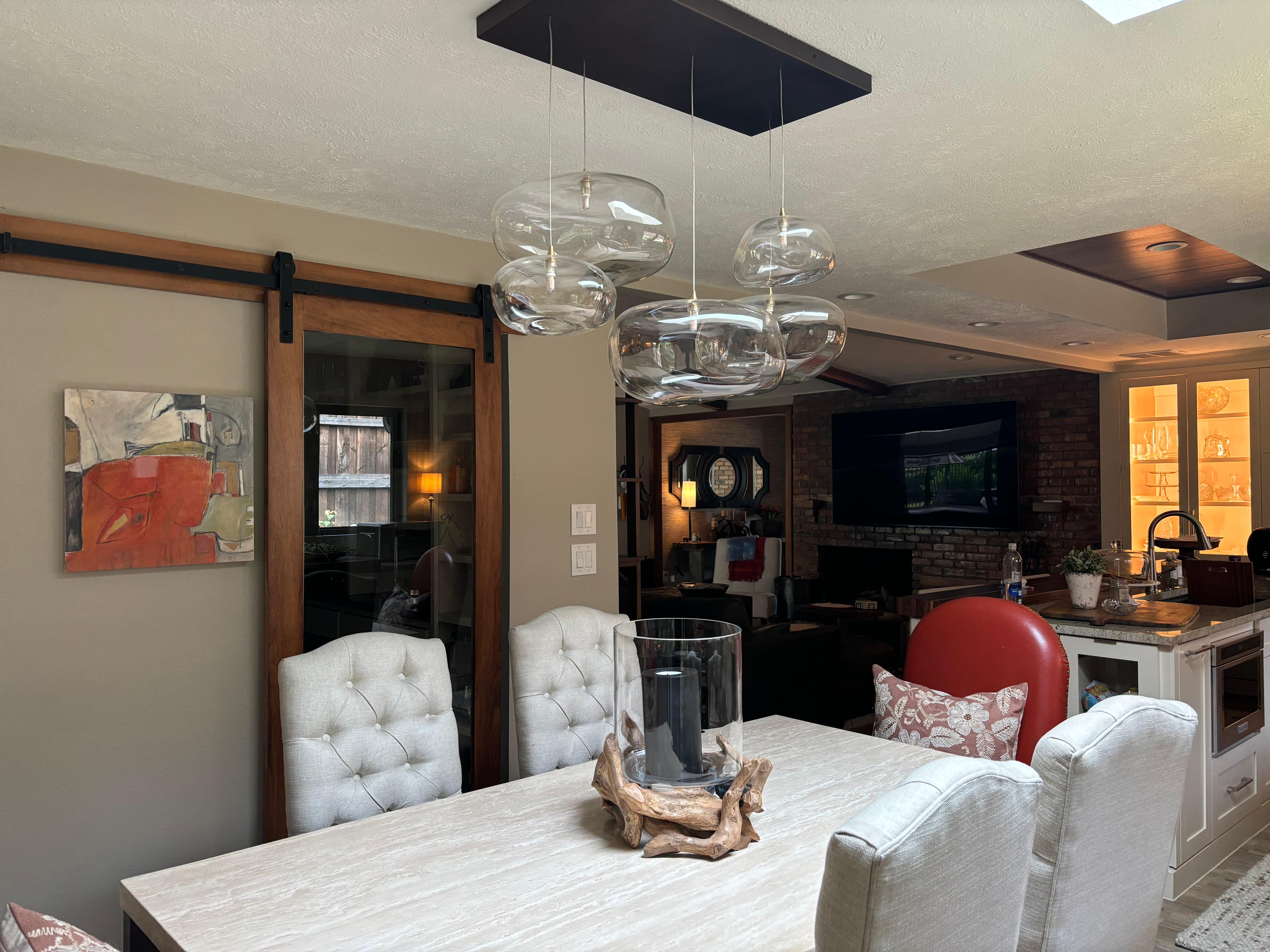 CLOUD Large Hand-Blown Glass Pendants Chandelier.

Elevate your home decor with the CLOUD Large Hand-Blown Glass Pendants Chandelier, a stunning centerpiece that blends modern design with organic elegance. Each pendant in this exquisite chandelier