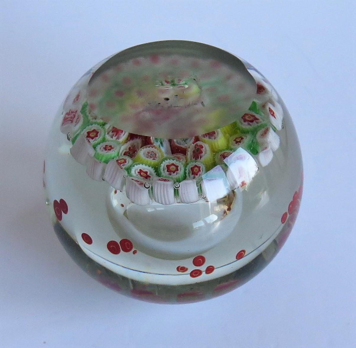 Large Glass Millefiori Paperweight with Suspended Domed Bubble, circa 1900      7