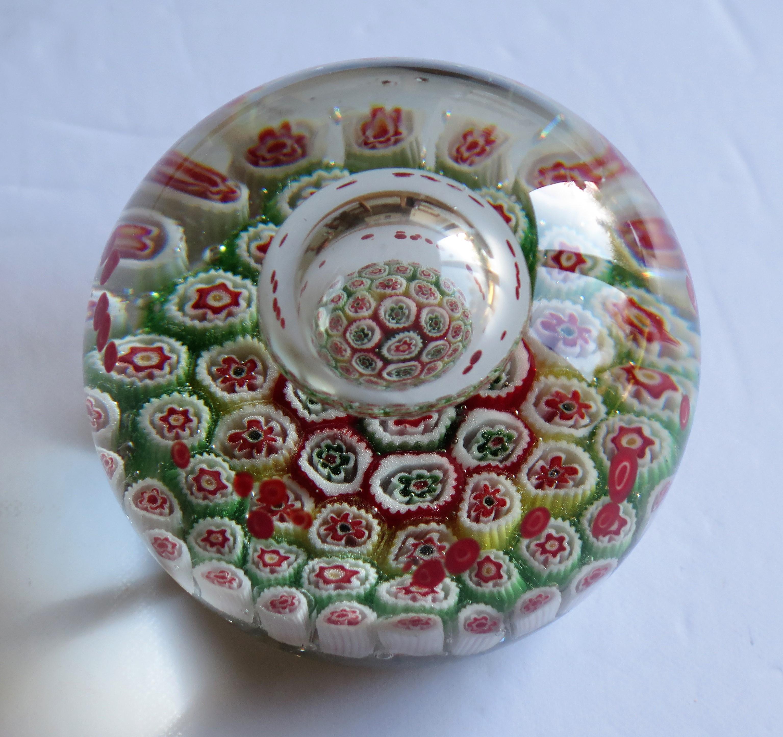 Large Glass Millefiori Paperweight with Suspended Domed Bubble, circa 1900      In Good Condition In Lincoln, Lincolnshire