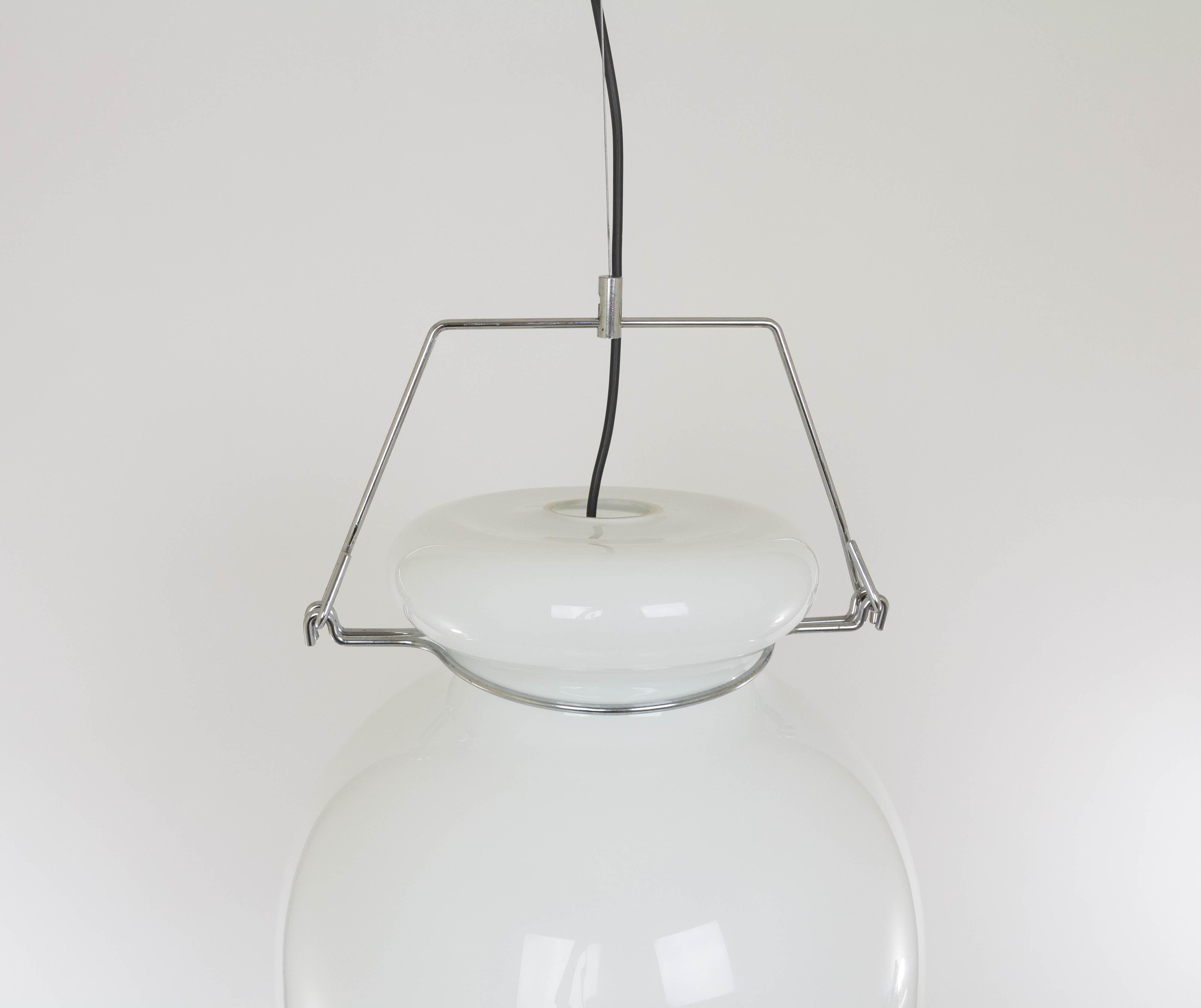 Large glass pendant by Toni Zuccheri for VeArt, 1970s In Good Condition For Sale In Rotterdam, NL