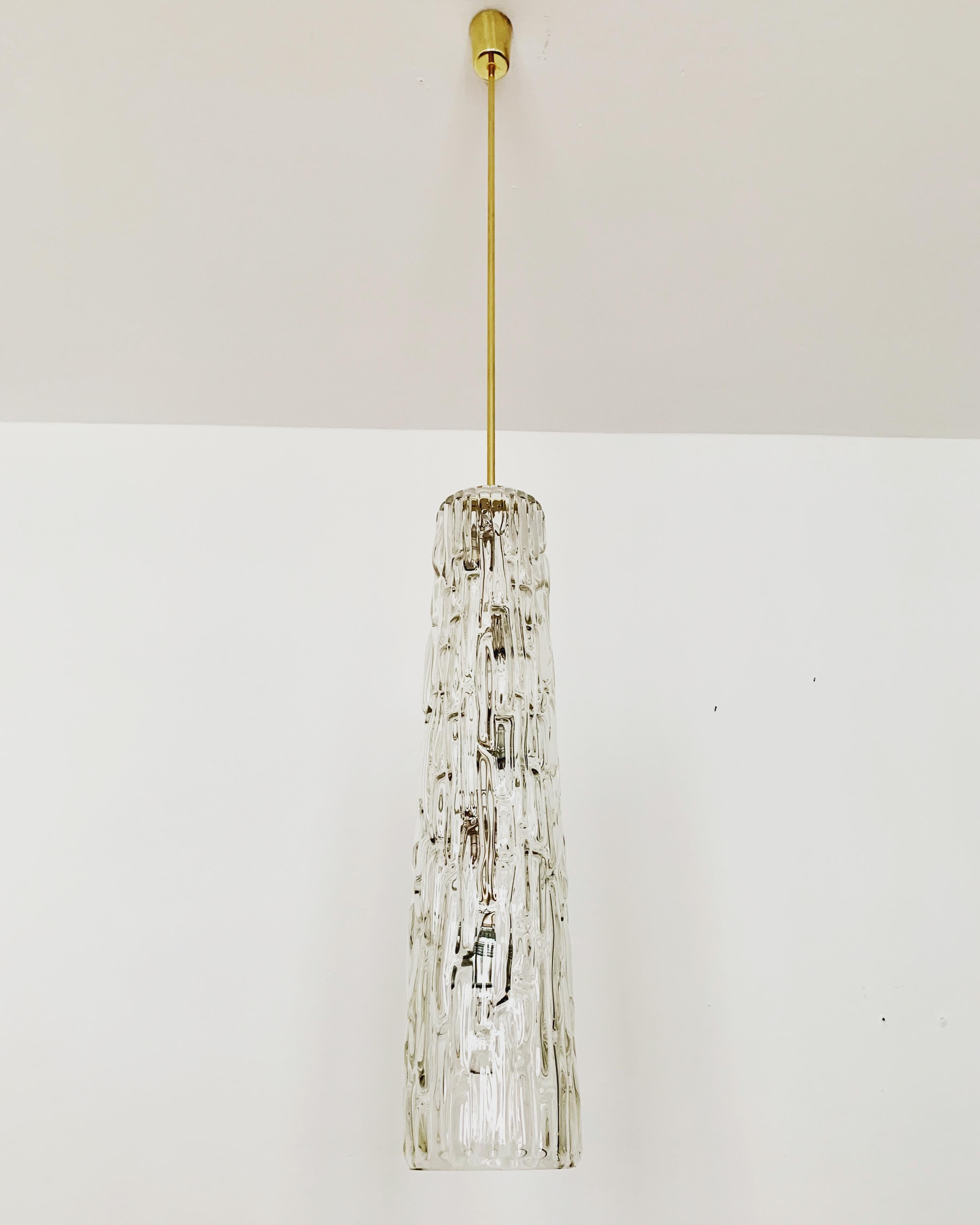 Lámpara colgante grande de cristal de J.T. Kalmar Moderno de mediados de siglo en venta