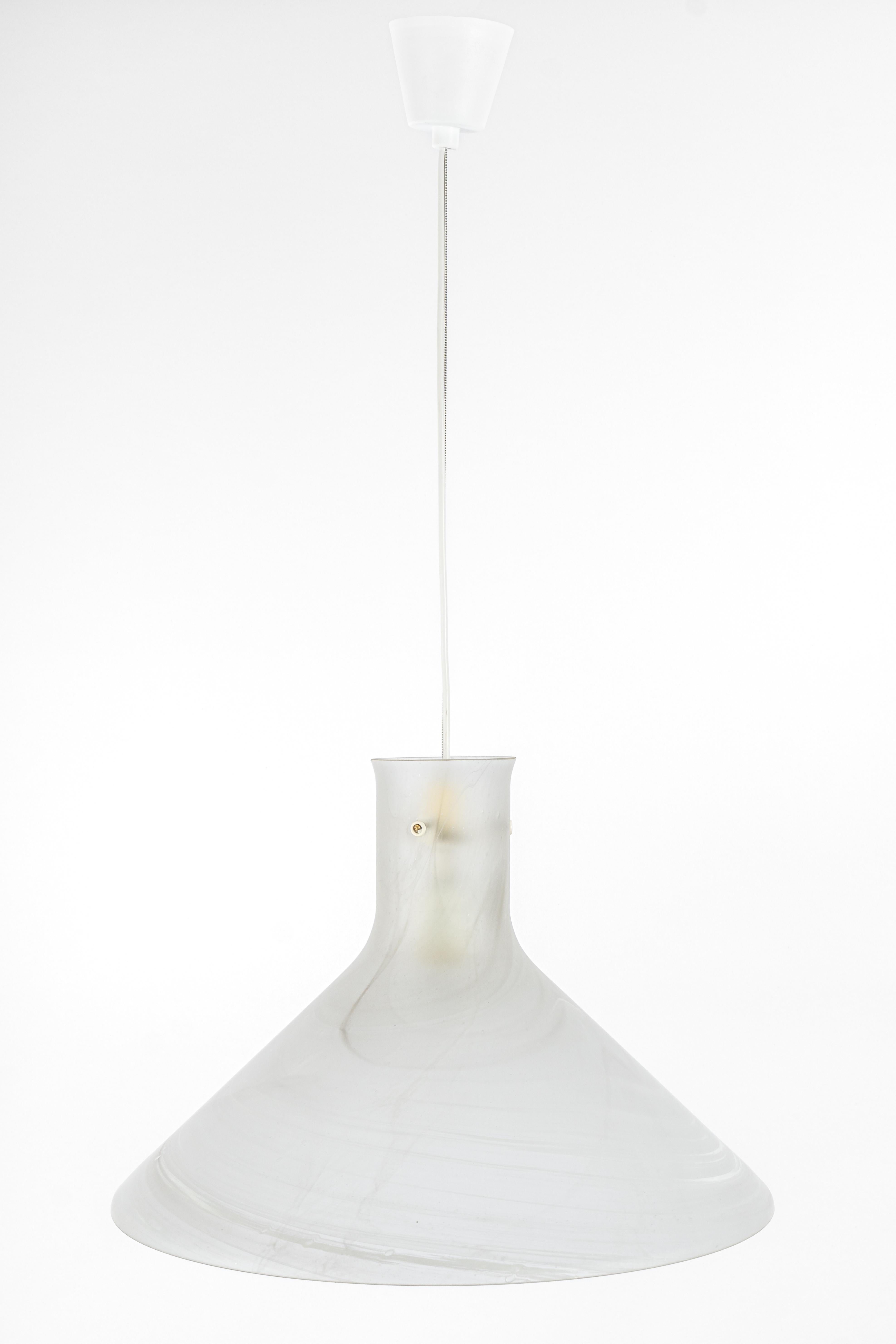 Fin du 20e siècle Grande lampe à suspension en verre de Peill & Putzler, Allemagne, 1970 en vente