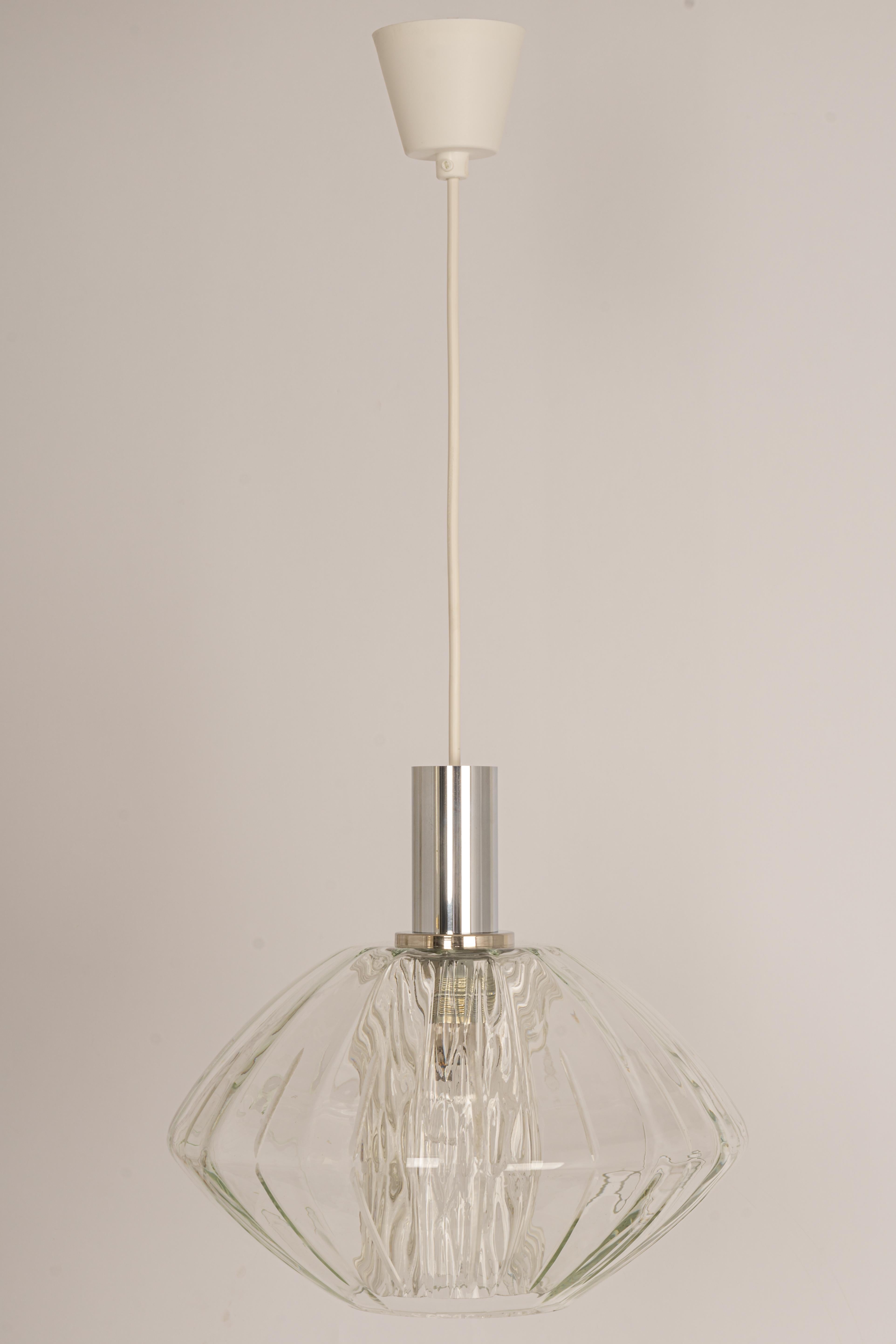 Mid-Century moderno Grande lampada a sospensione in vetro a forma di tulipano di Cosack, Germania, anni '70 in vendita