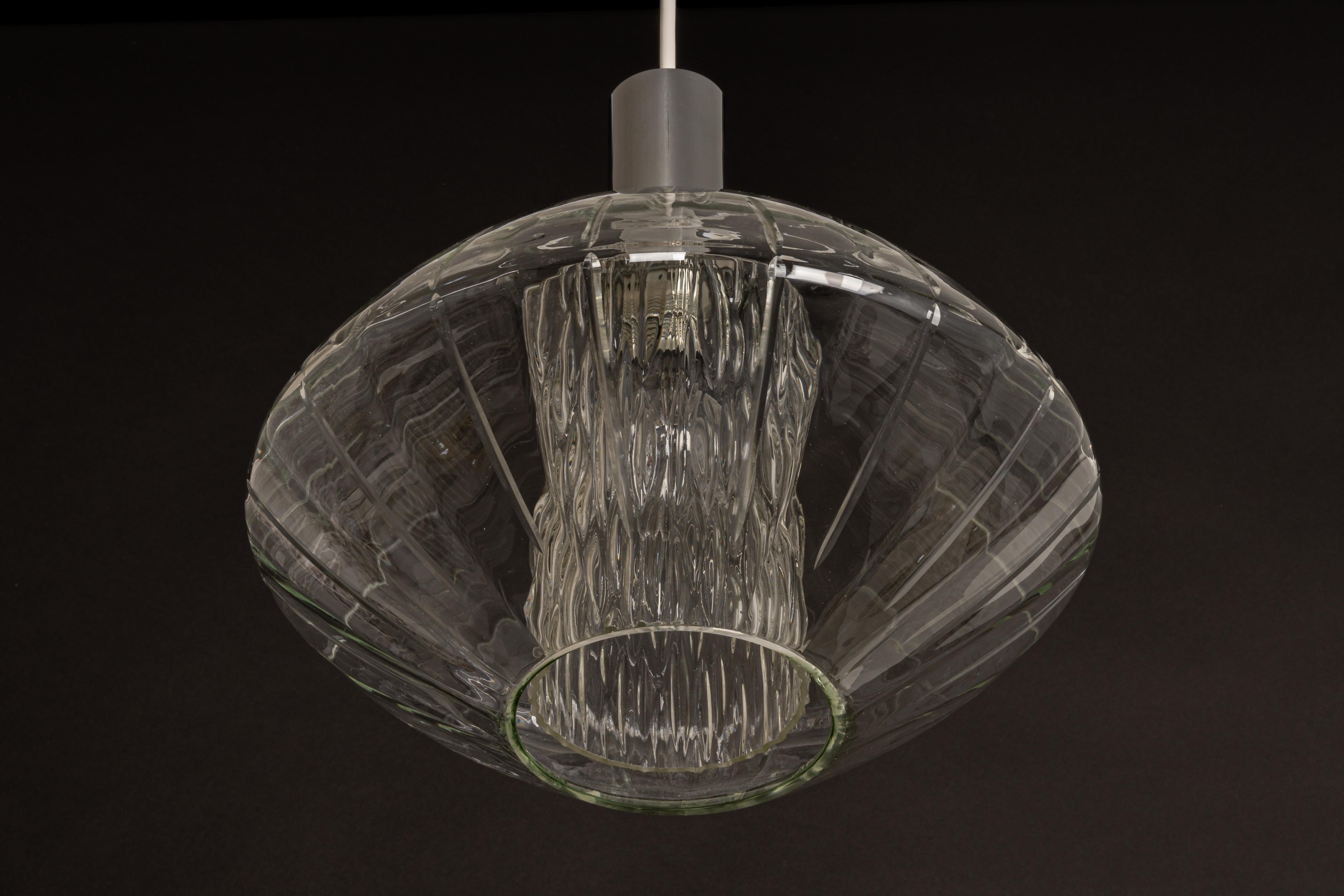 Grande lampada a sospensione in vetro a forma di tulipano di Cosack, Germania, anni '70 in vendita 2