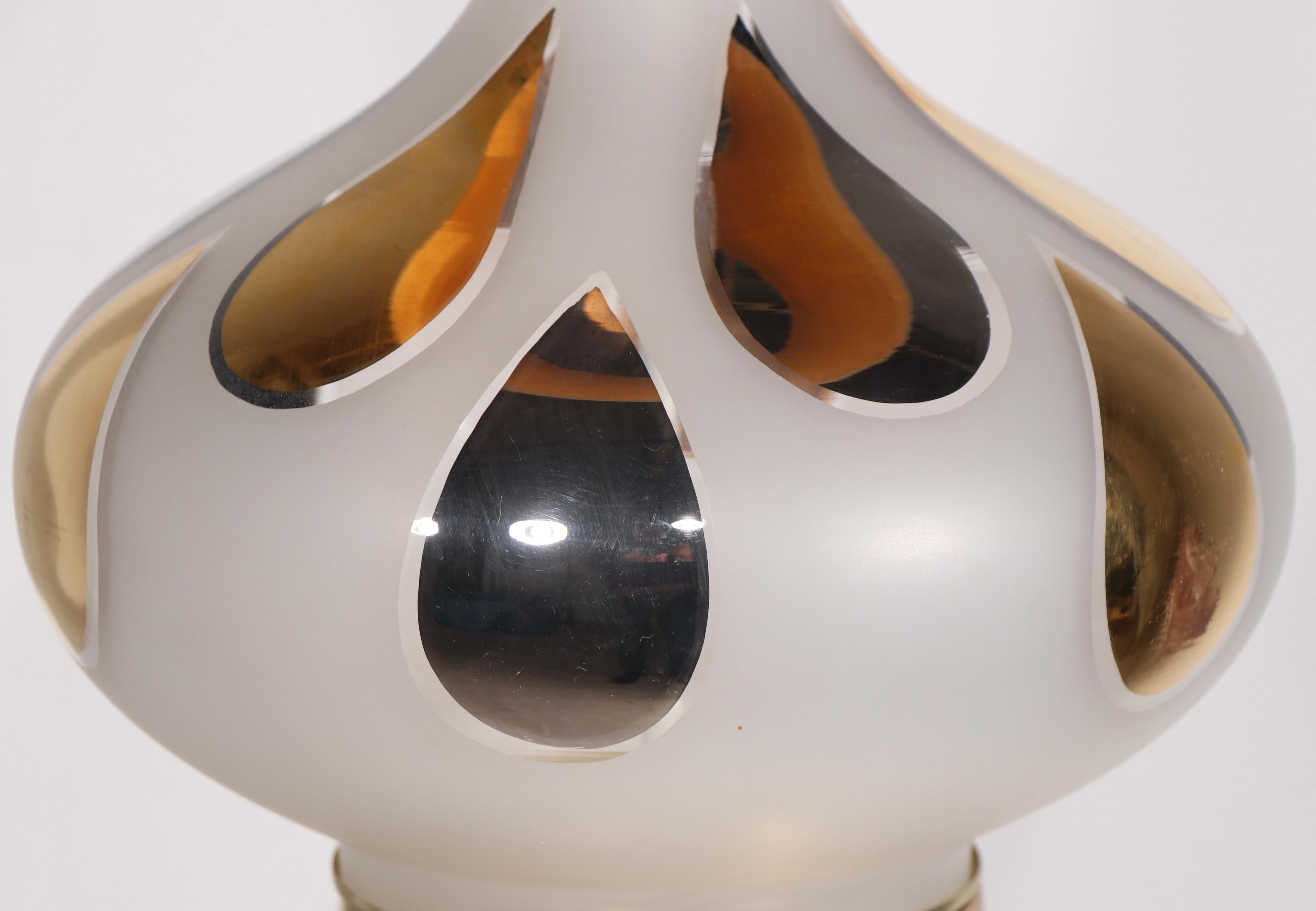 Large Glass Table Lamp with Gold Leaf Drip Motif circa 1950-1960's For Sale 2