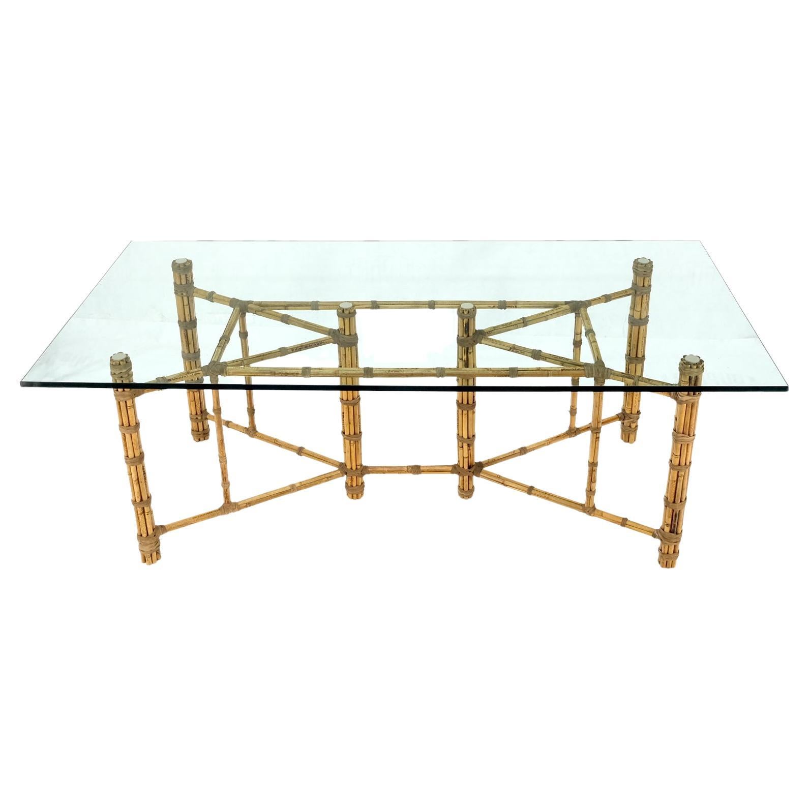 Grande table de conférence de salle à manger avec plateau en verre, cadre en bambou et sangles en cuir, McGuire