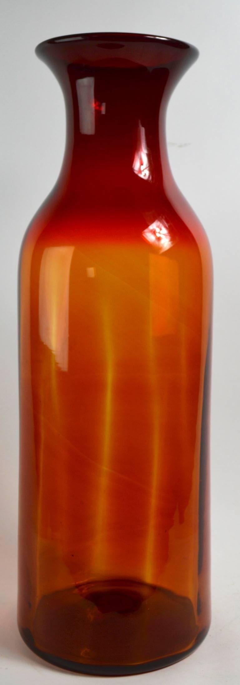 Mid-Century moderno Grande vaso di vetro attribuito a Blenko in vendita