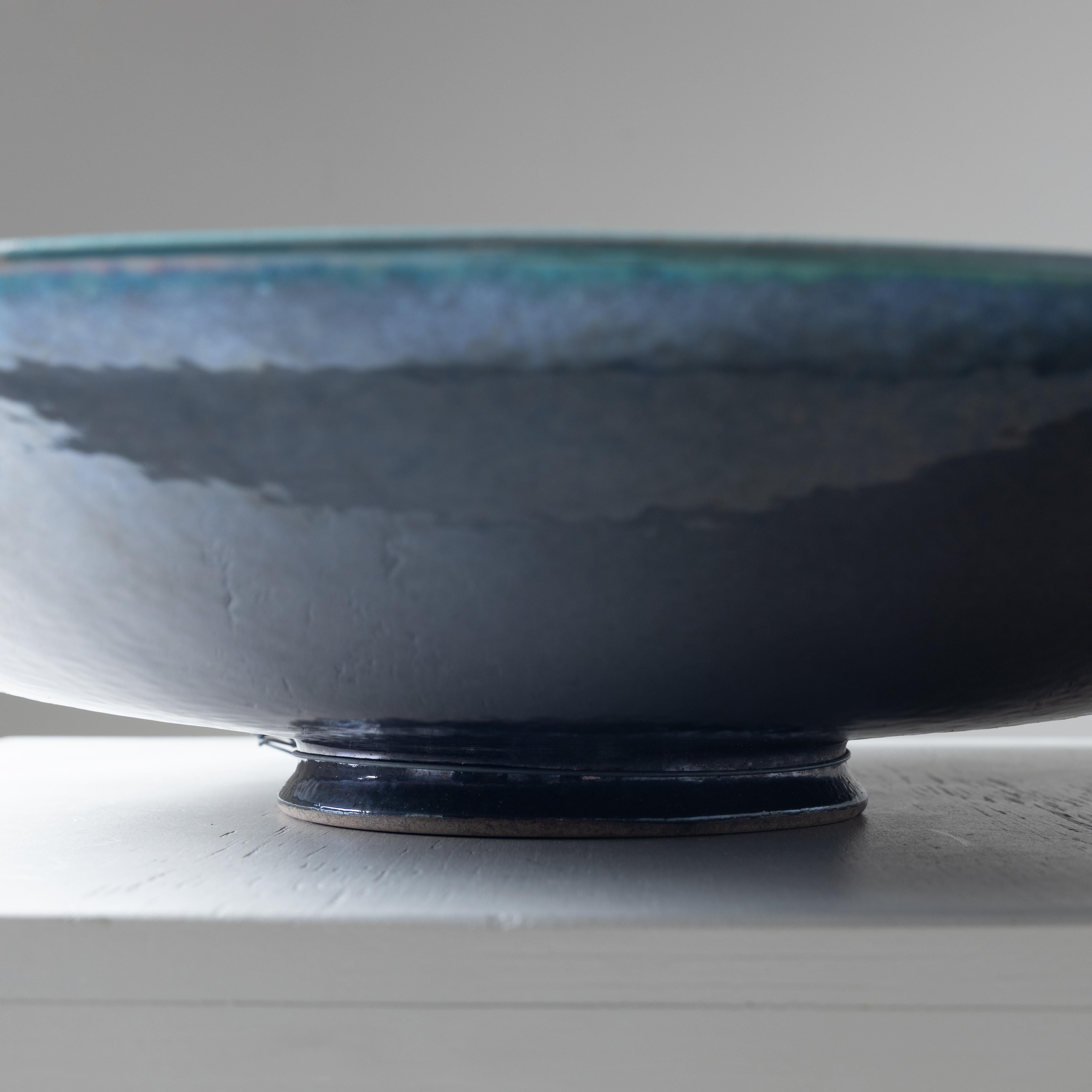 Large glazed ceramic plate centerpiece green and blue For Sale 2