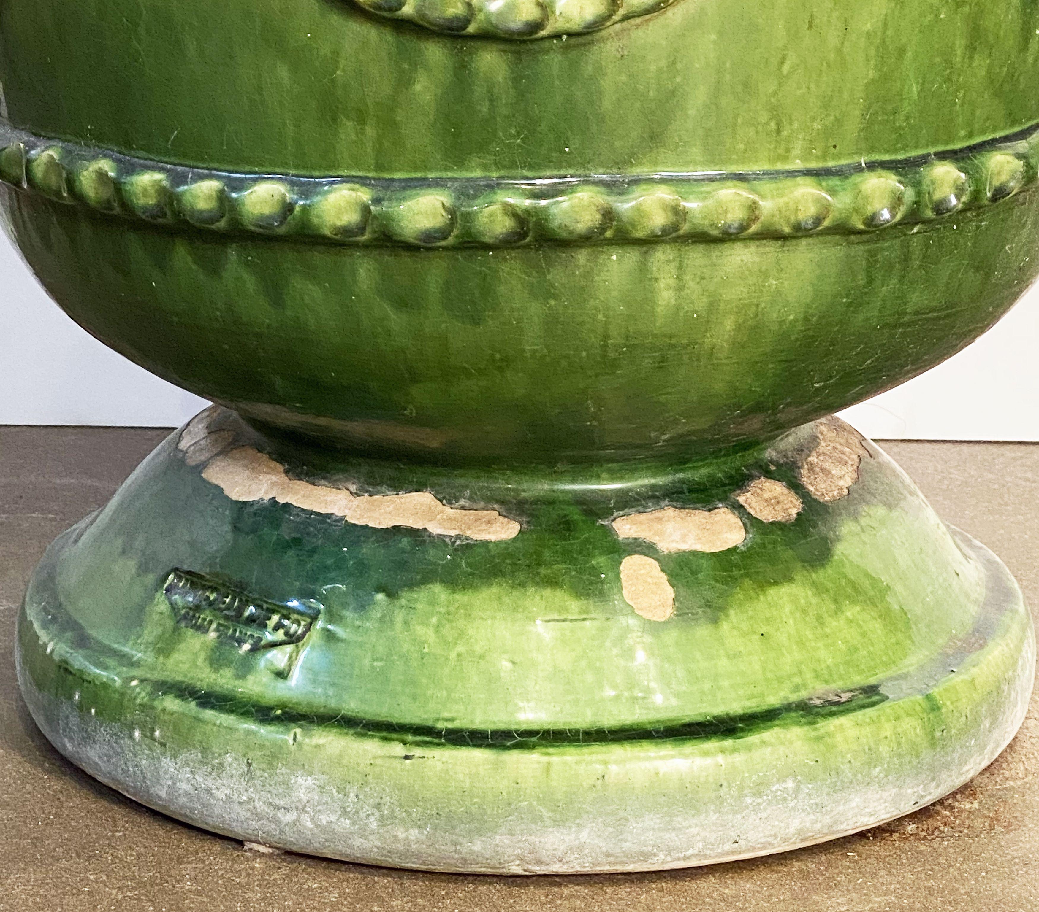 Große glasierte Urne oder Pflanzgefäßkanne aus Steingut im Castelnaudary-Stil aus Frankreich im Angebot 5